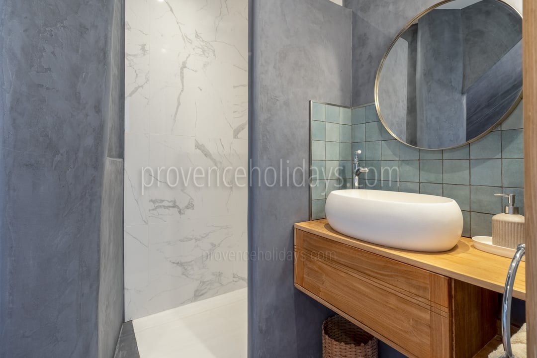 30 - Les Maisons de Saignon: Villa: Bathroom