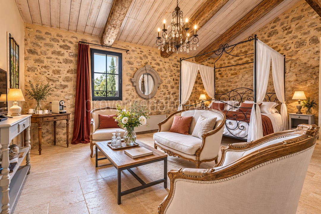 38 - Mas de Beaumes: Villa: Bedroom