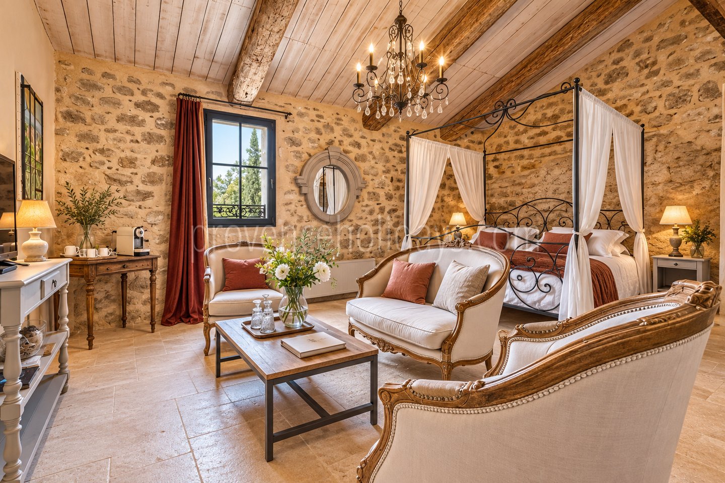 38 - Mas de Beaumes: Villa: Bedroom