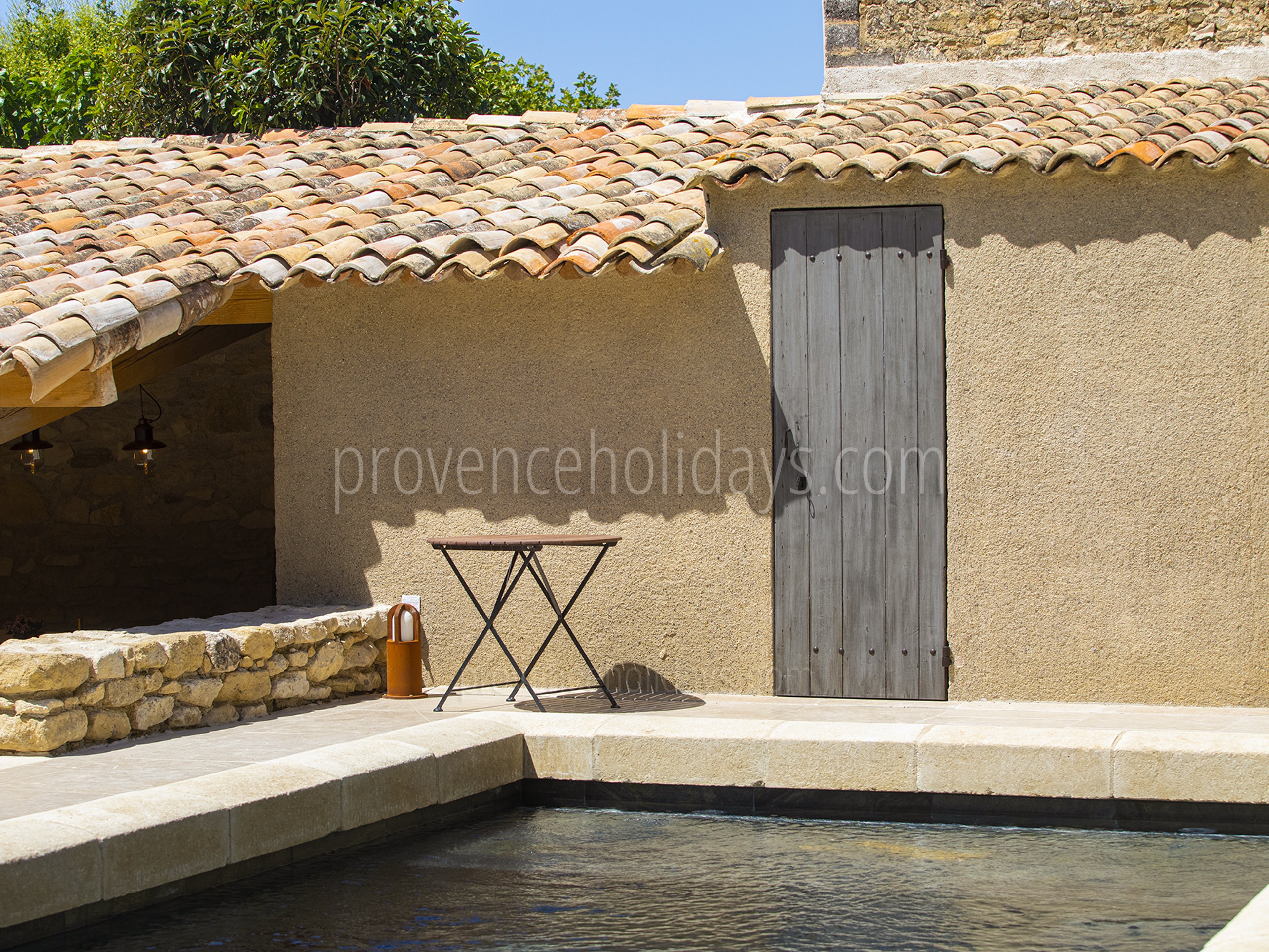 16 - Mas des Lions: Villa: Exterior