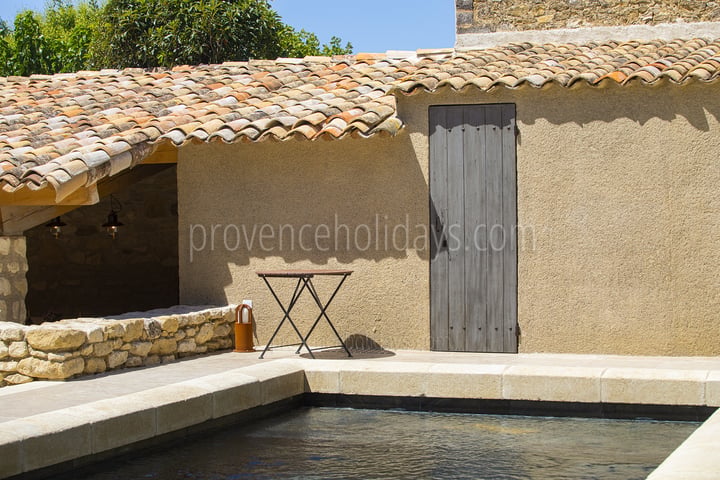 16 - Mas des Lions: Villa: Exterior