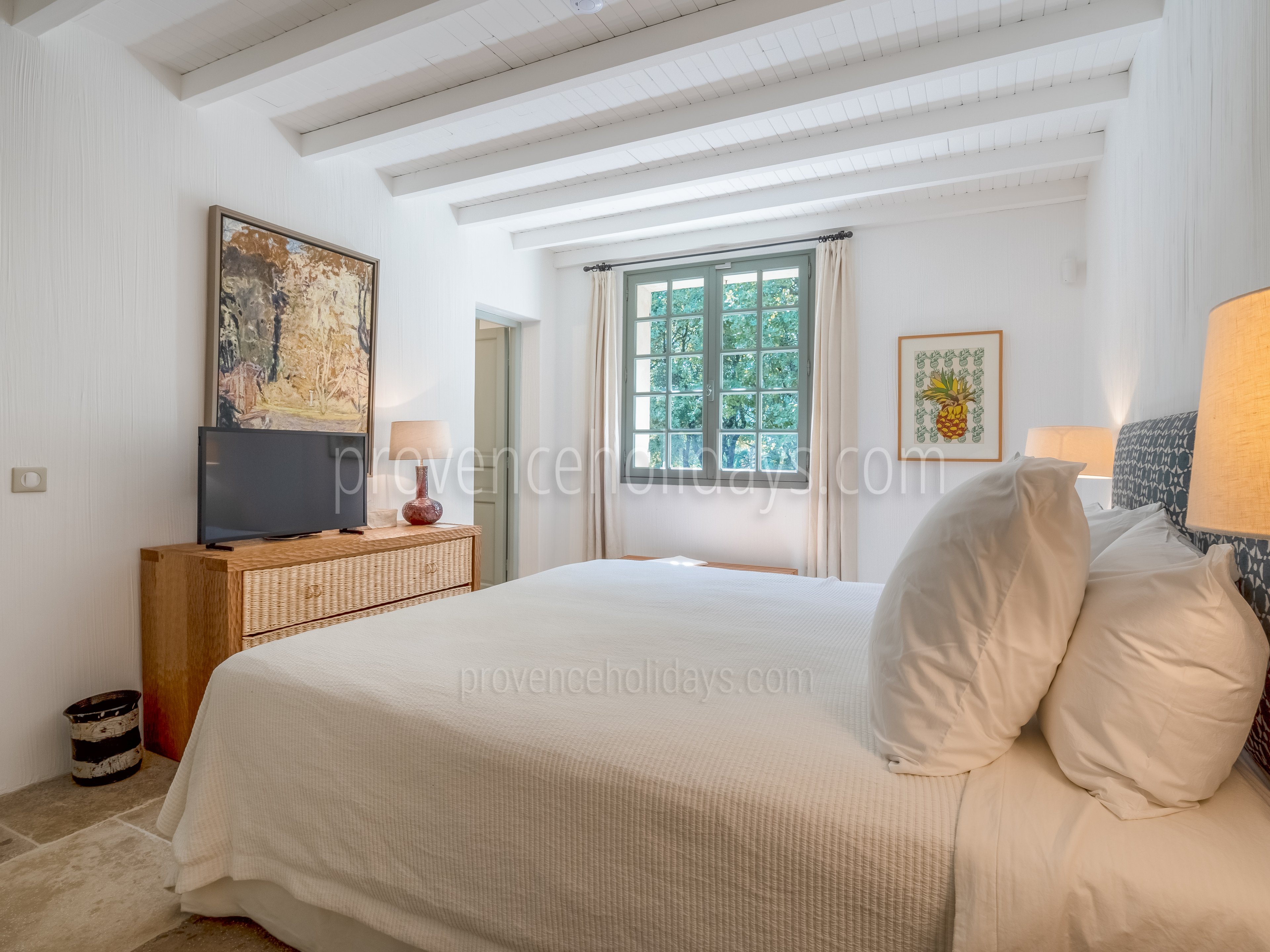 4 - Mas en Campagne: Villa: Bedroom