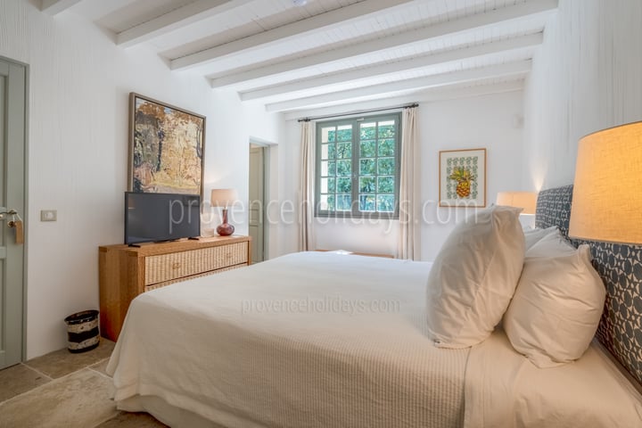 4 - Mas en Campagne: Villa: Bedroom