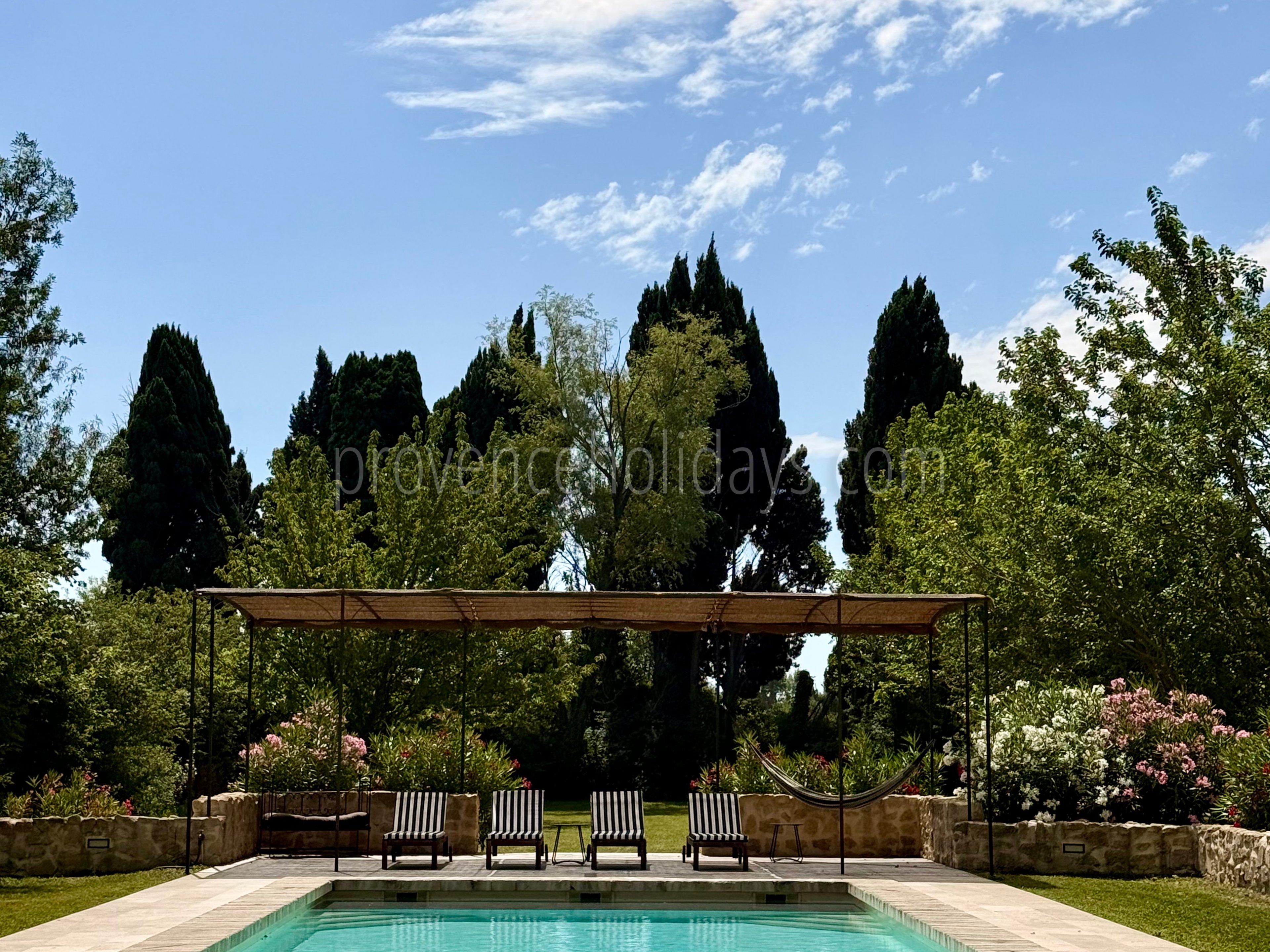 44 - Le Mas d\'Entraigues: Villa: Exterior
