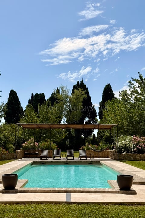 44 - Le Mas d\'Entraigues: Villa: Exterior