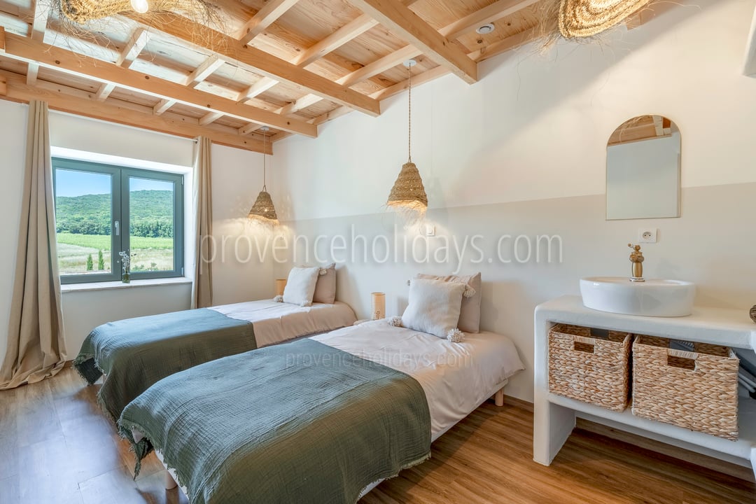 41 - La Bohème: Villa: Bedroom