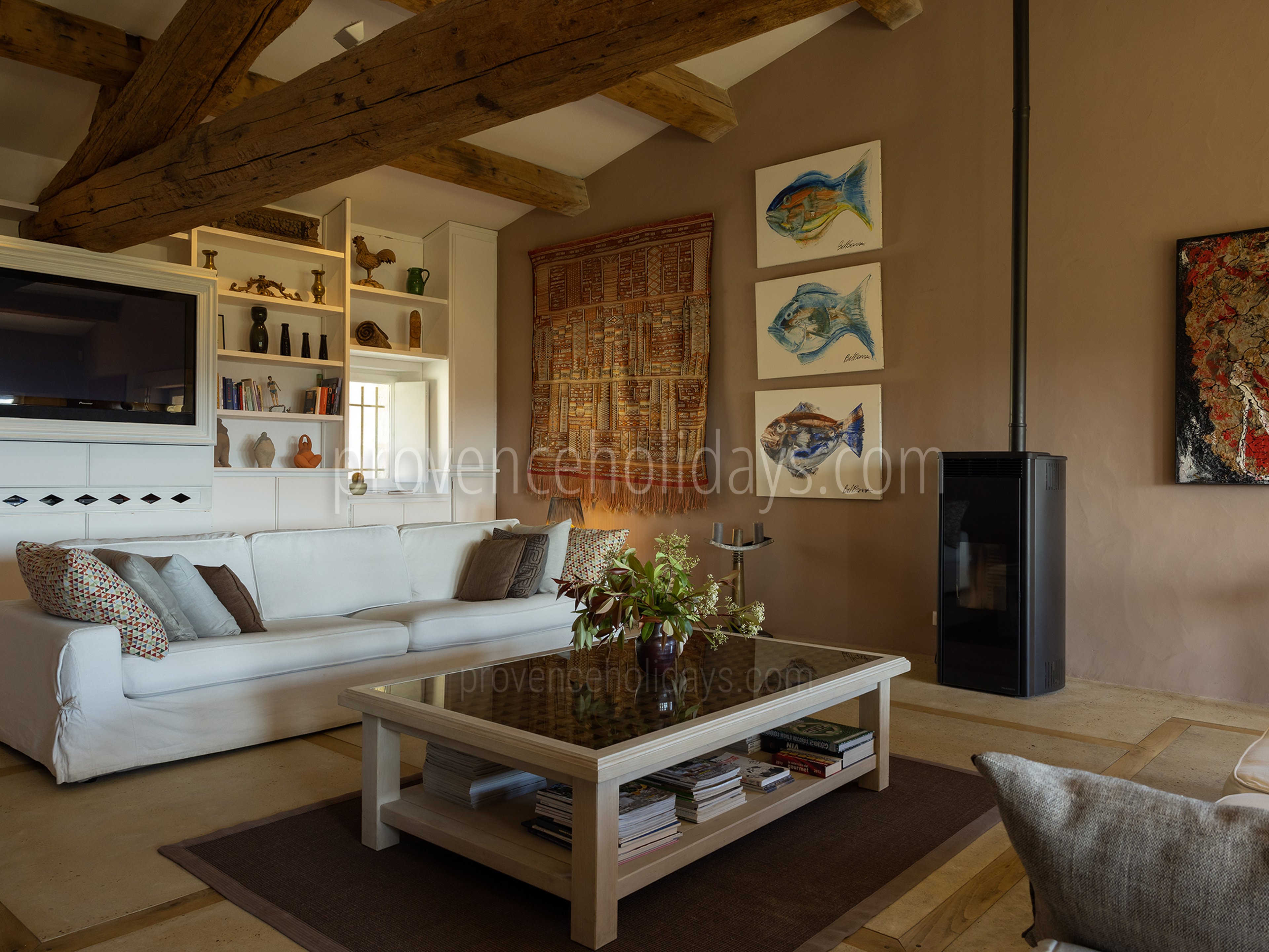 8 - La Maison des Glycines: Villa: Interior