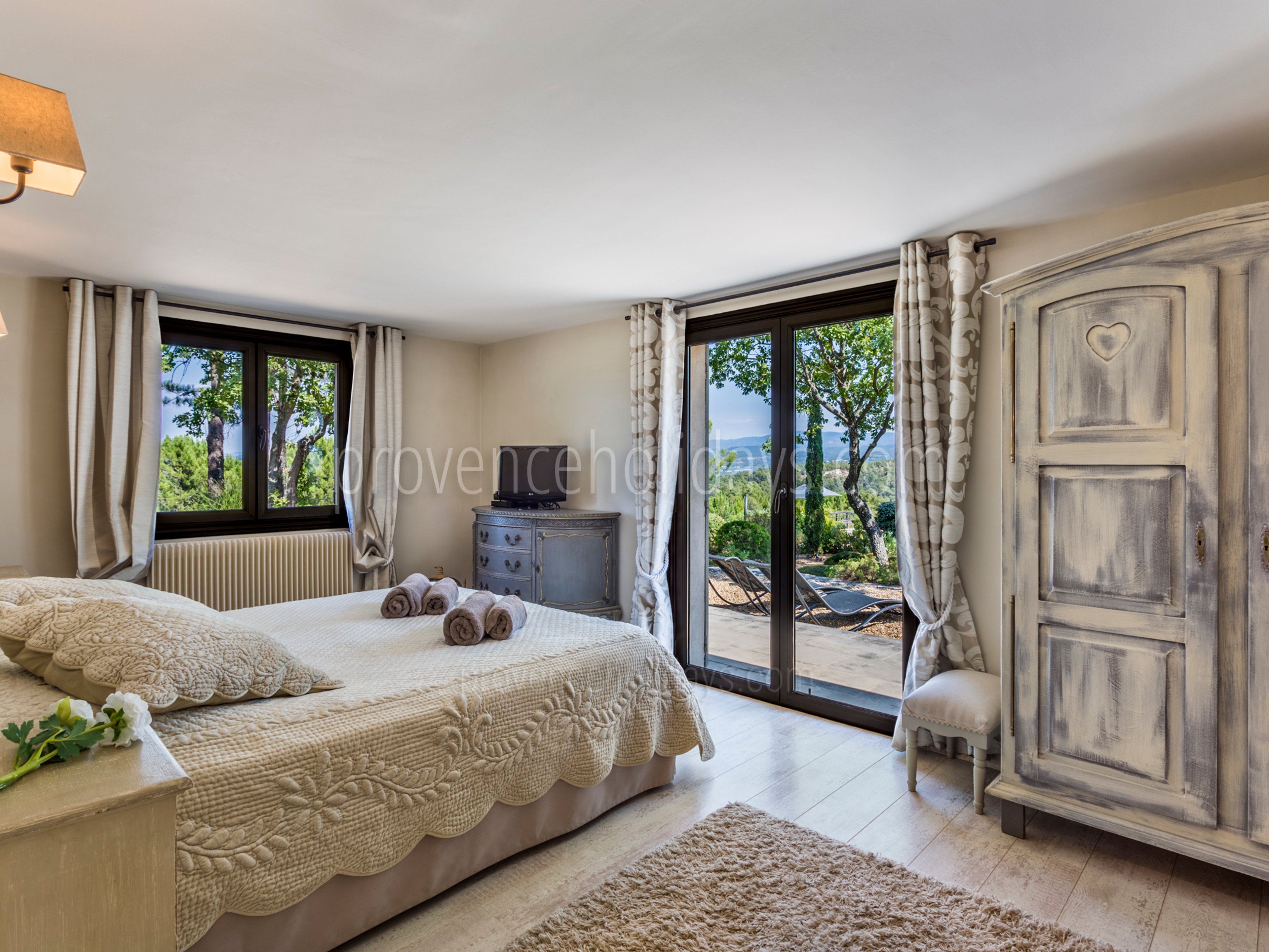 22 - La Villa Panorama: Villa: Bedroom 1
