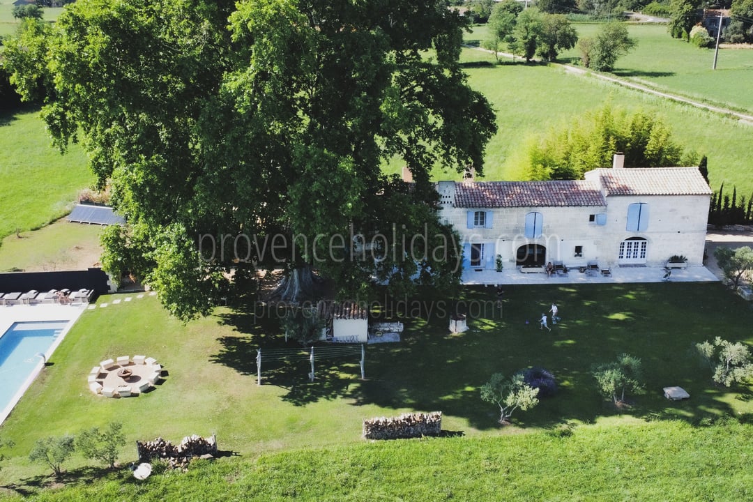 2 - Mas d\'Images: Villa: Exterior