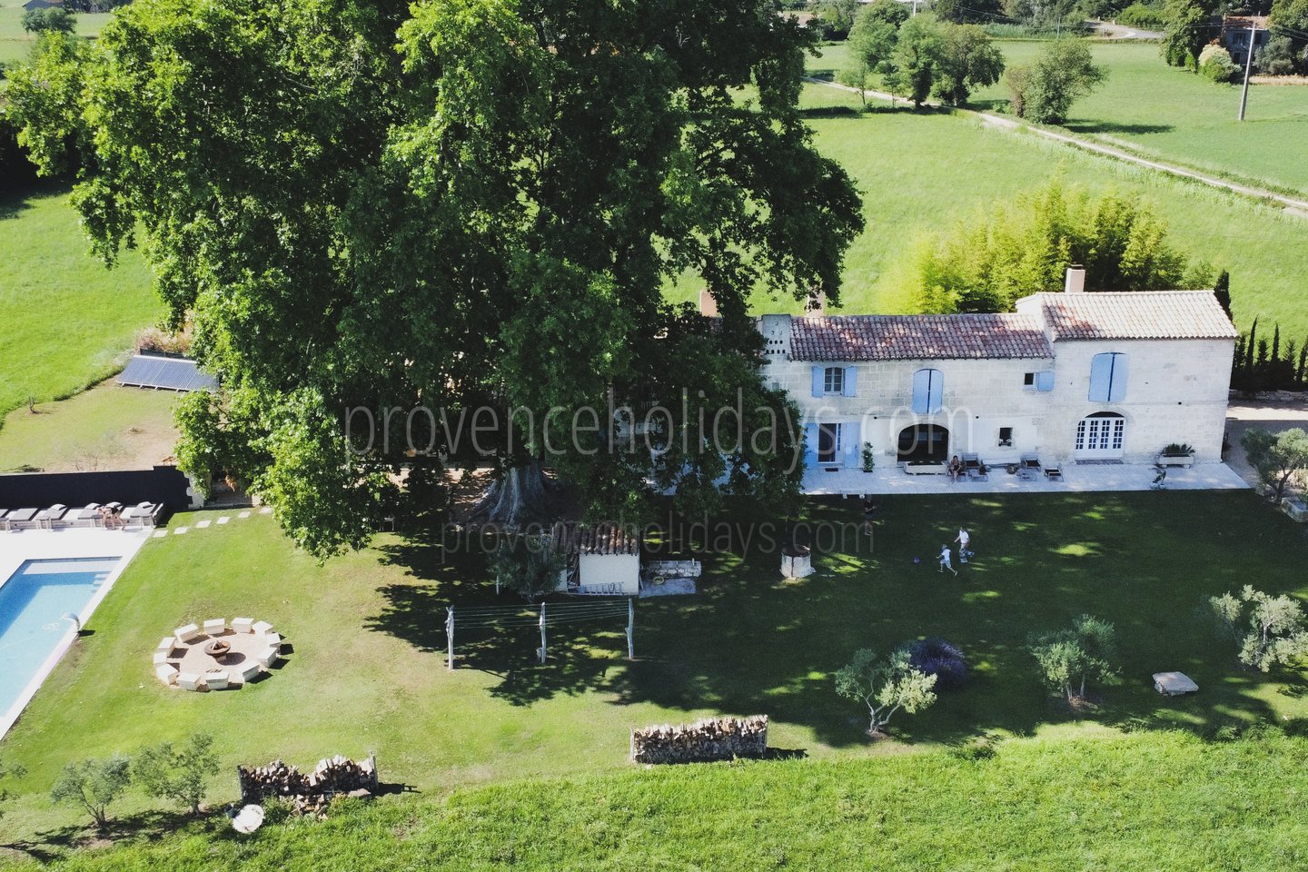 2 - Mas d\'Images: Villa: Exterior
