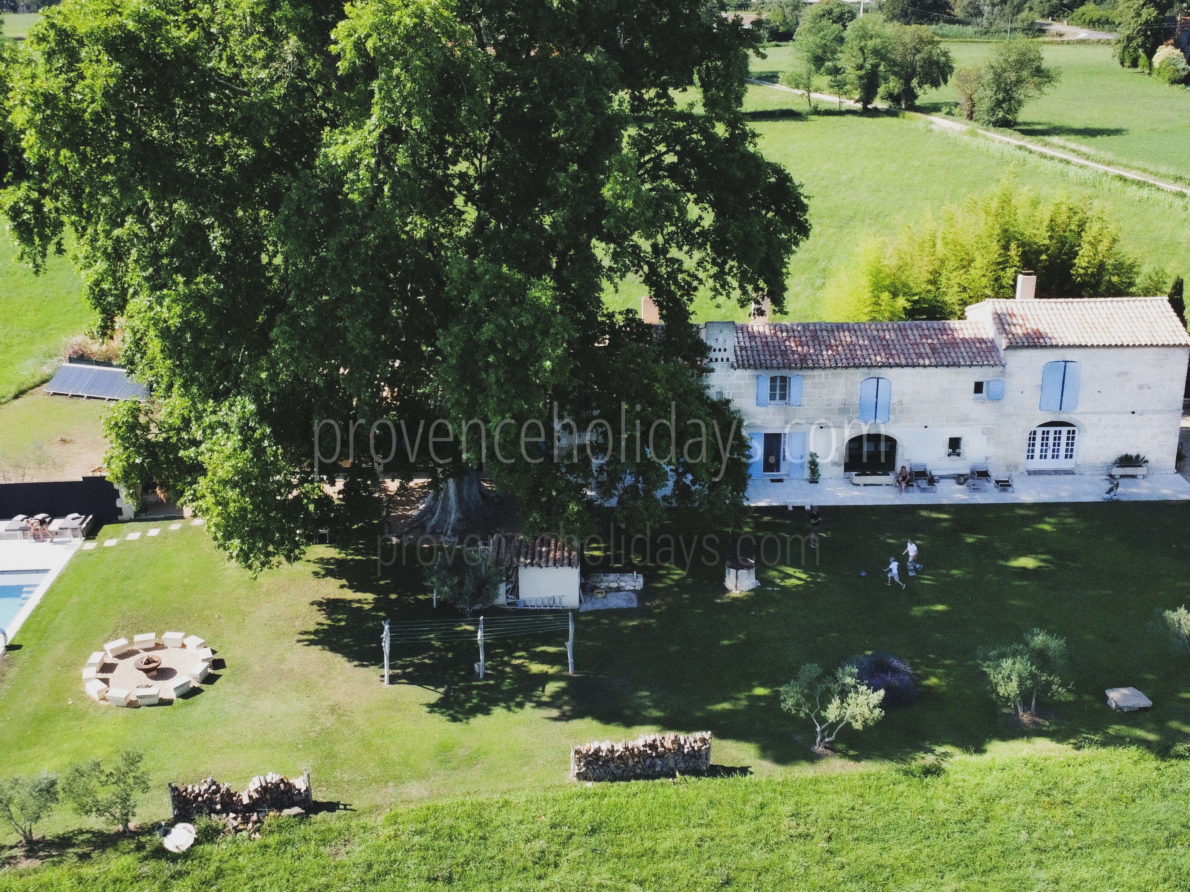 2 - Mas d\'Images: Villa: Exterior
