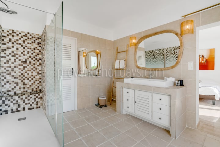 28 - Azur Sérénité: Villa: Bathroom