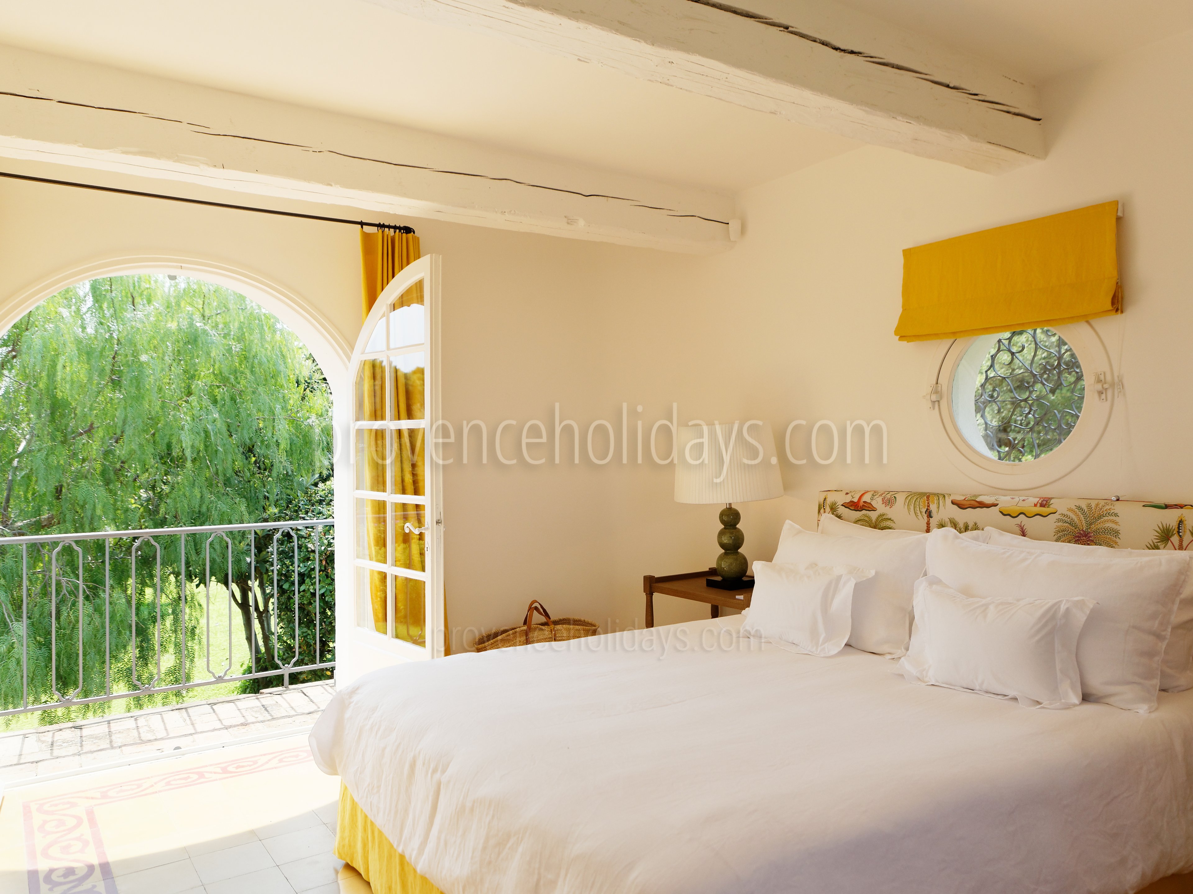 25 - Évasion Tropézienne: Villa: Bedroom