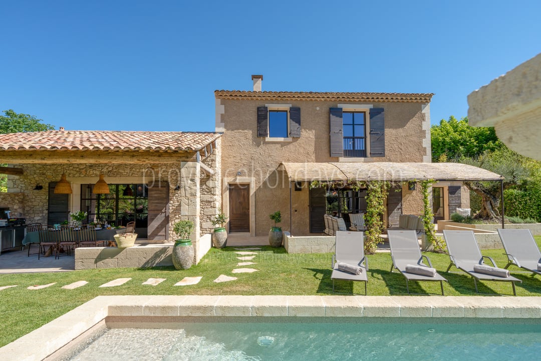 Provencal elegance a stone's throw from Saint-Rémy