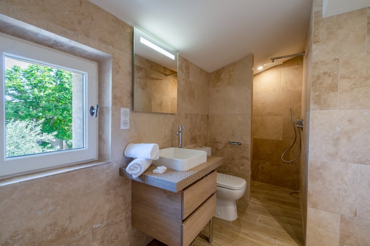 23 - Maison des Amandes: Villa: Bathroom