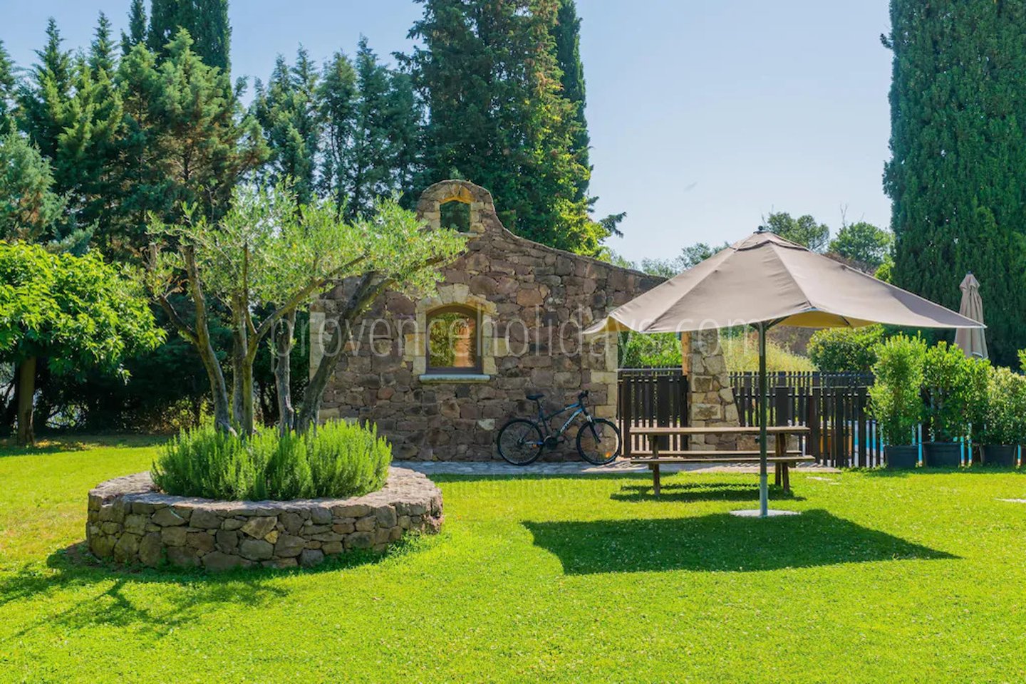 40 - Bastide du Var: Villa: Exterior