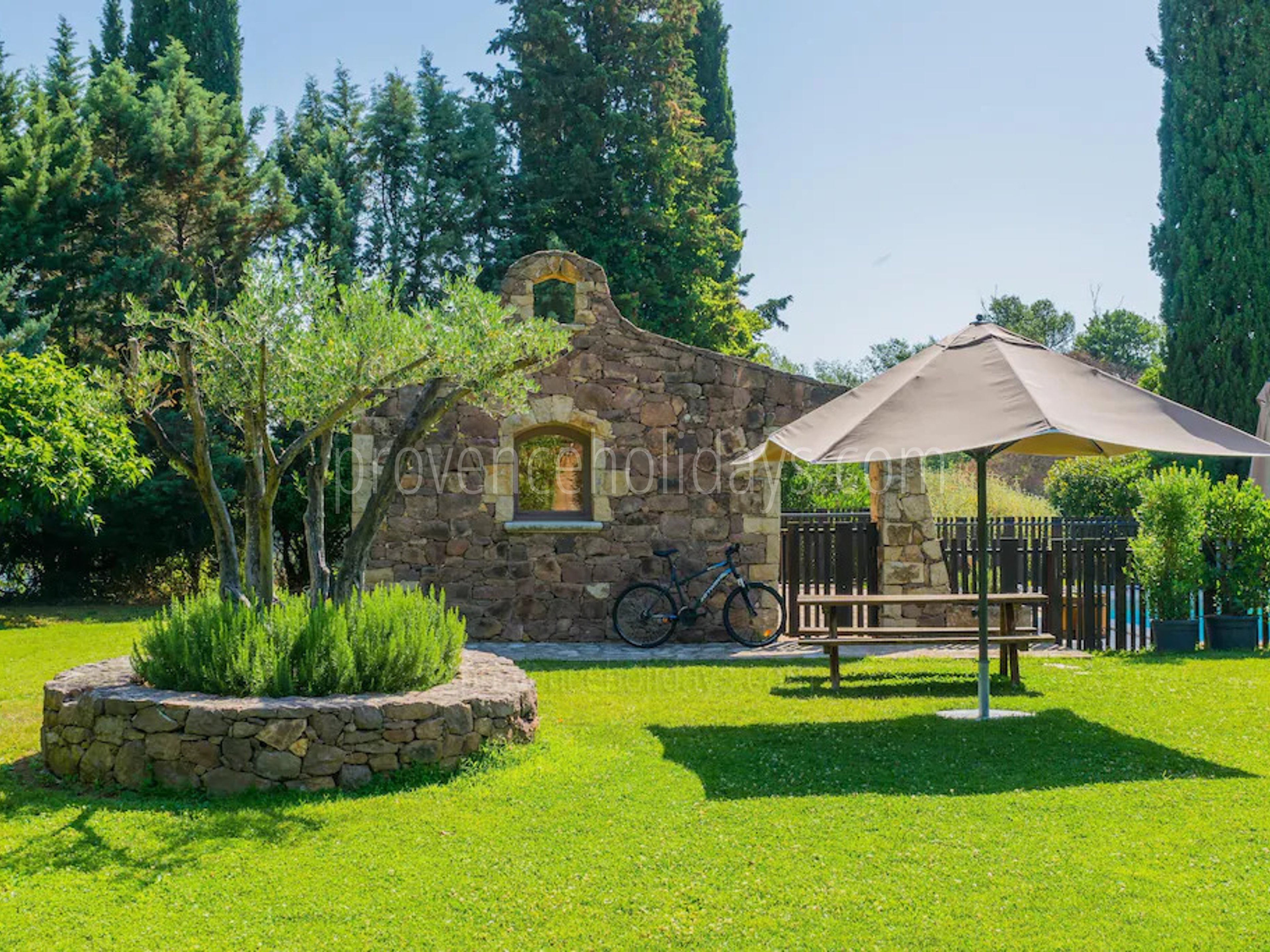 40 - Bastide du Var: Villa: Exterior
