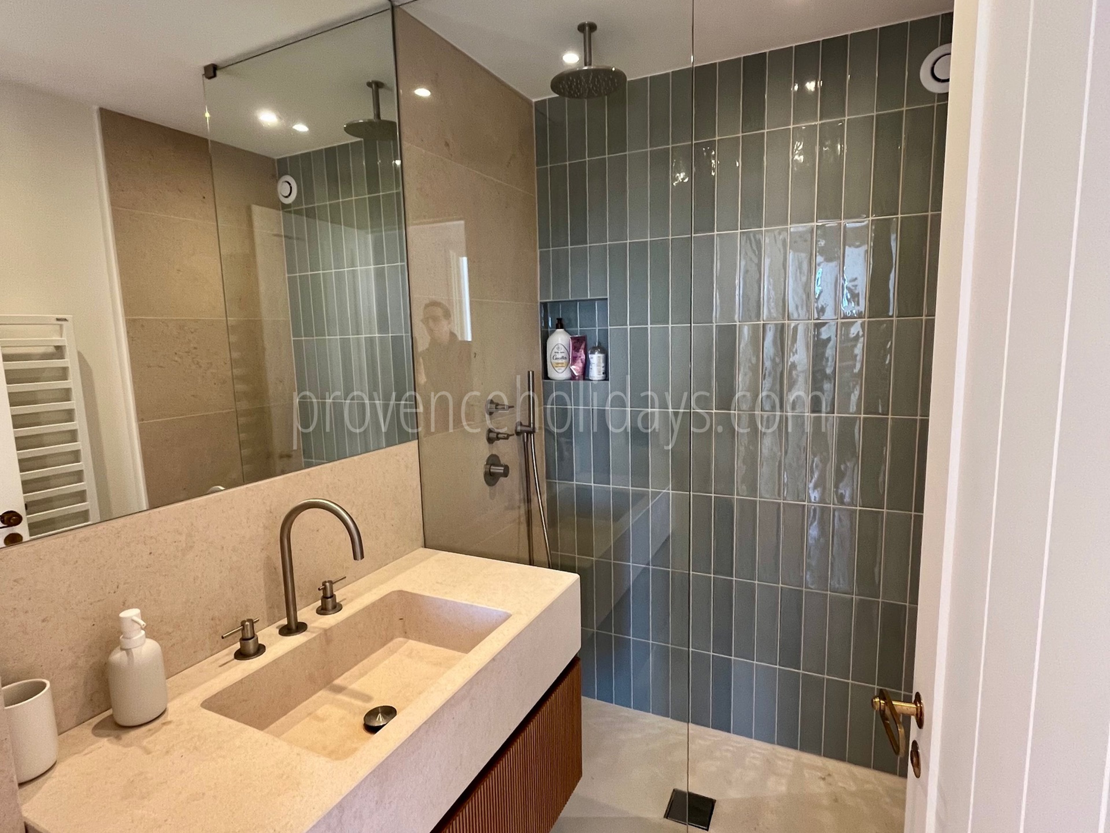 9 - Villa Lily: Villa: Bathroom