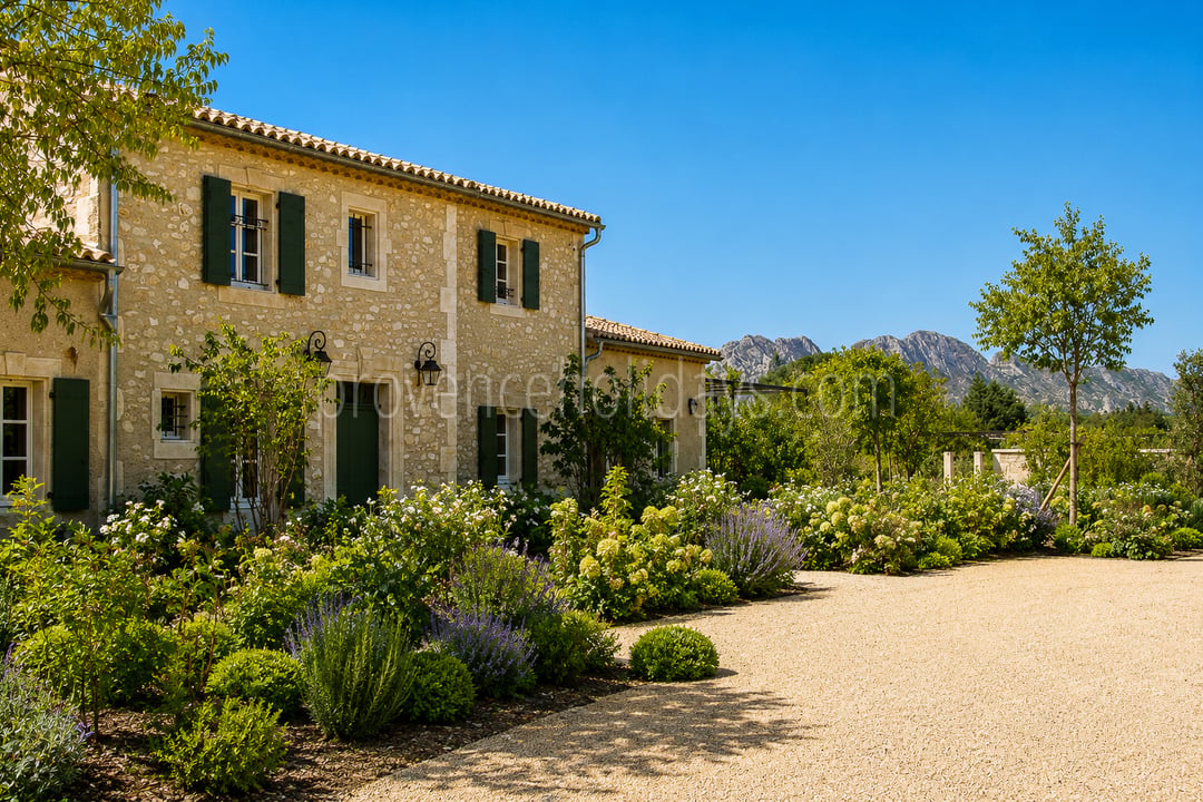 2 - Mas mit Tennisplatz in Eygalières: Villa: Exterior