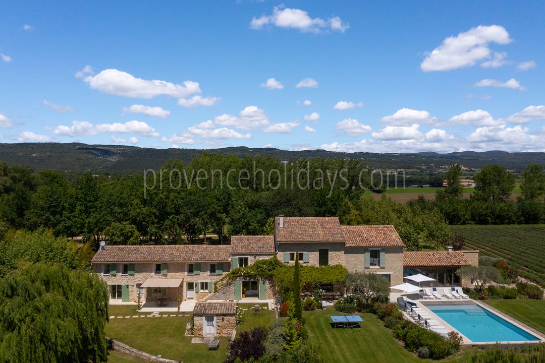 26 - Mas du Carlet: Villa: Exterior