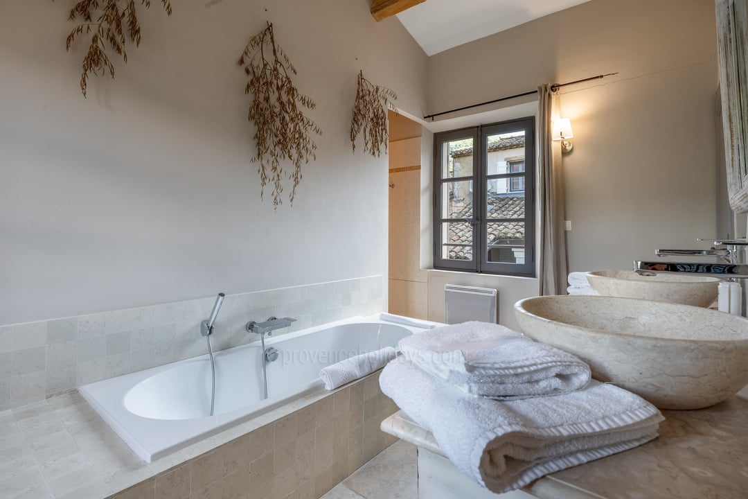 41 - Mas Lou Miradou: Villa: Bathroom