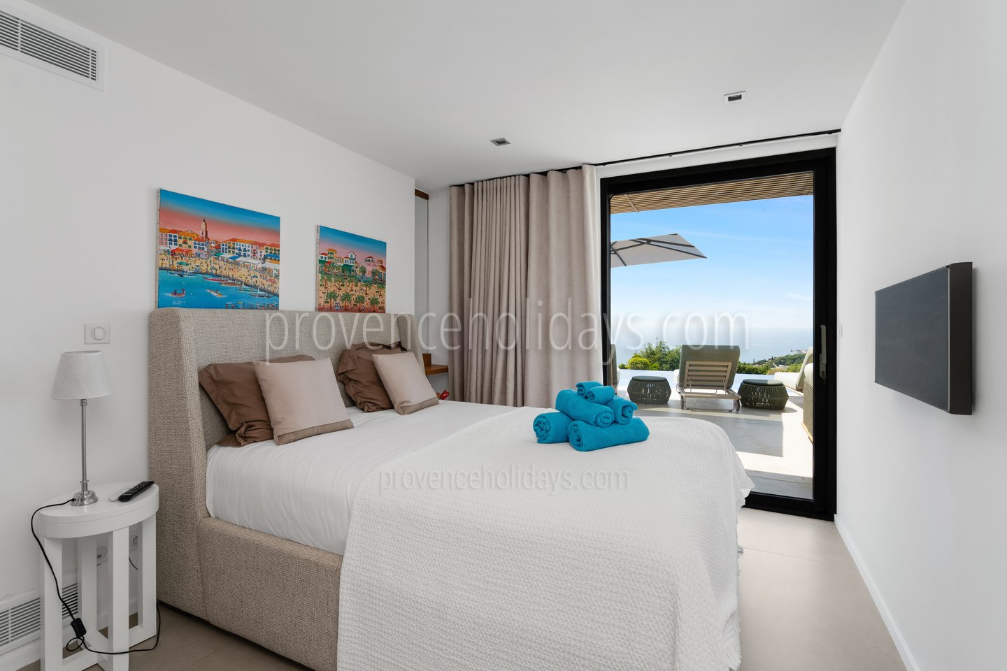 8 - Villa Iris: Villa: Bedroom