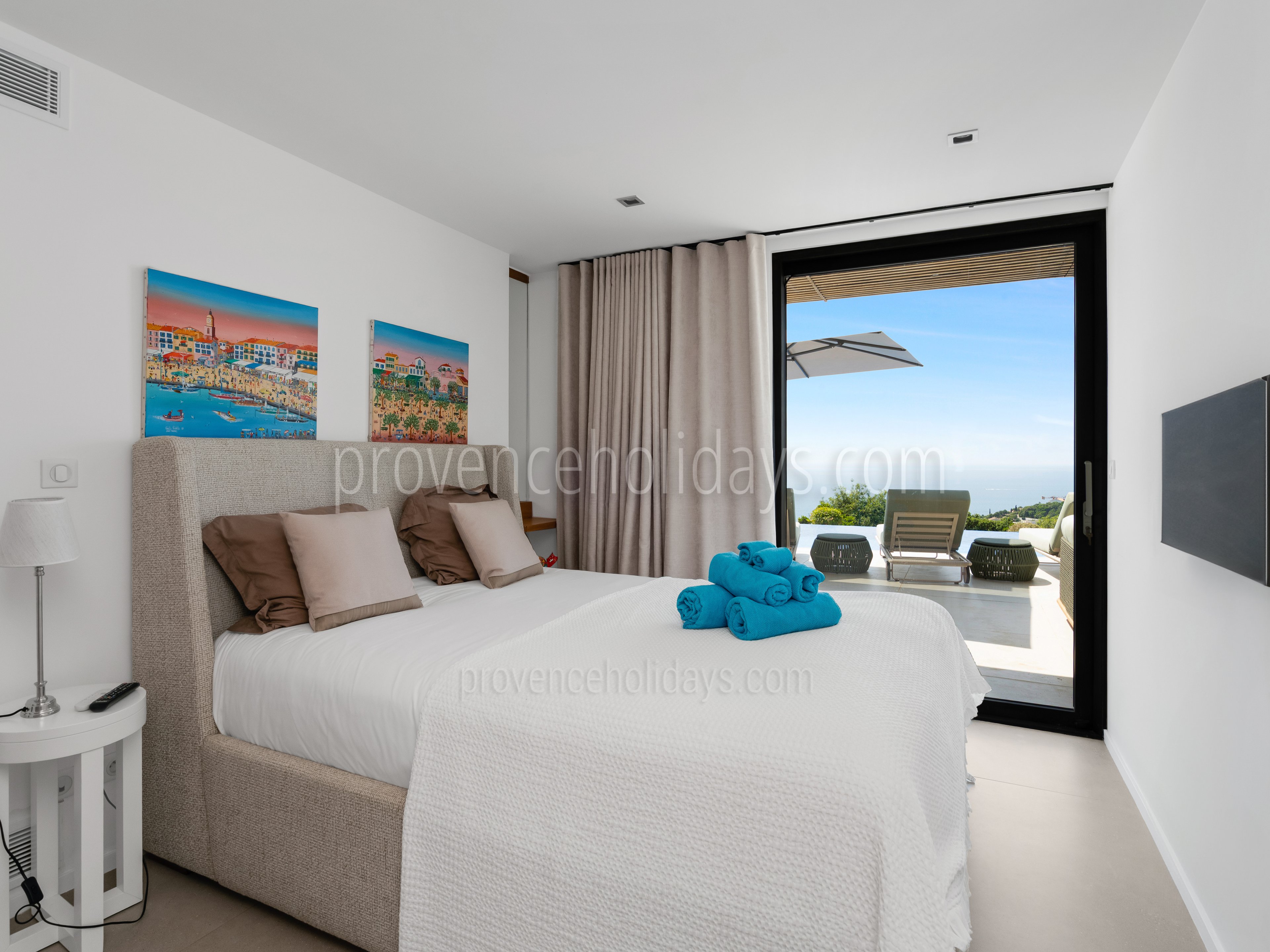 8 - Villa Iris: Villa: Bedroom