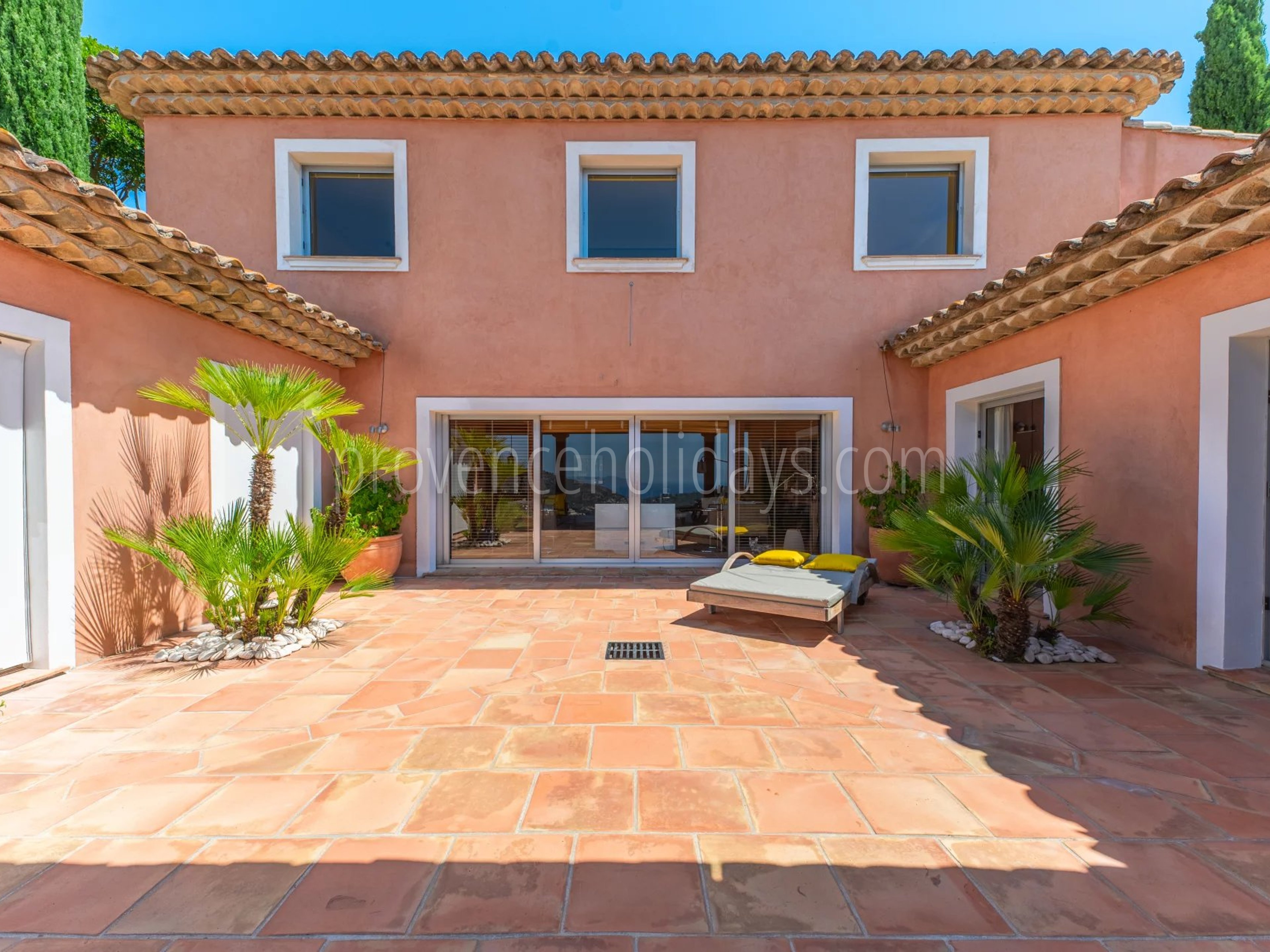 58 - Zeitgenössische Villa in Rayol-Canadel-sur-Mer: Villa: Exterior