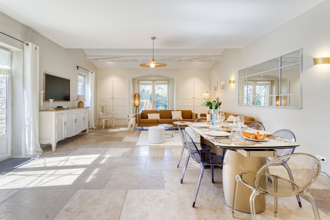 6 - Le Mas de l\'Ouest: Villa: Interior