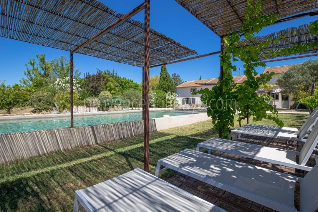 6 - Villa Beaumes: Villa: Exterior