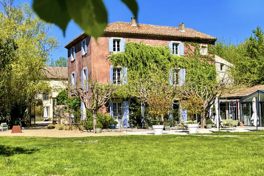 Early 16th-Century Bastide on 2+ ha (4.94+ ac) in Sorgues