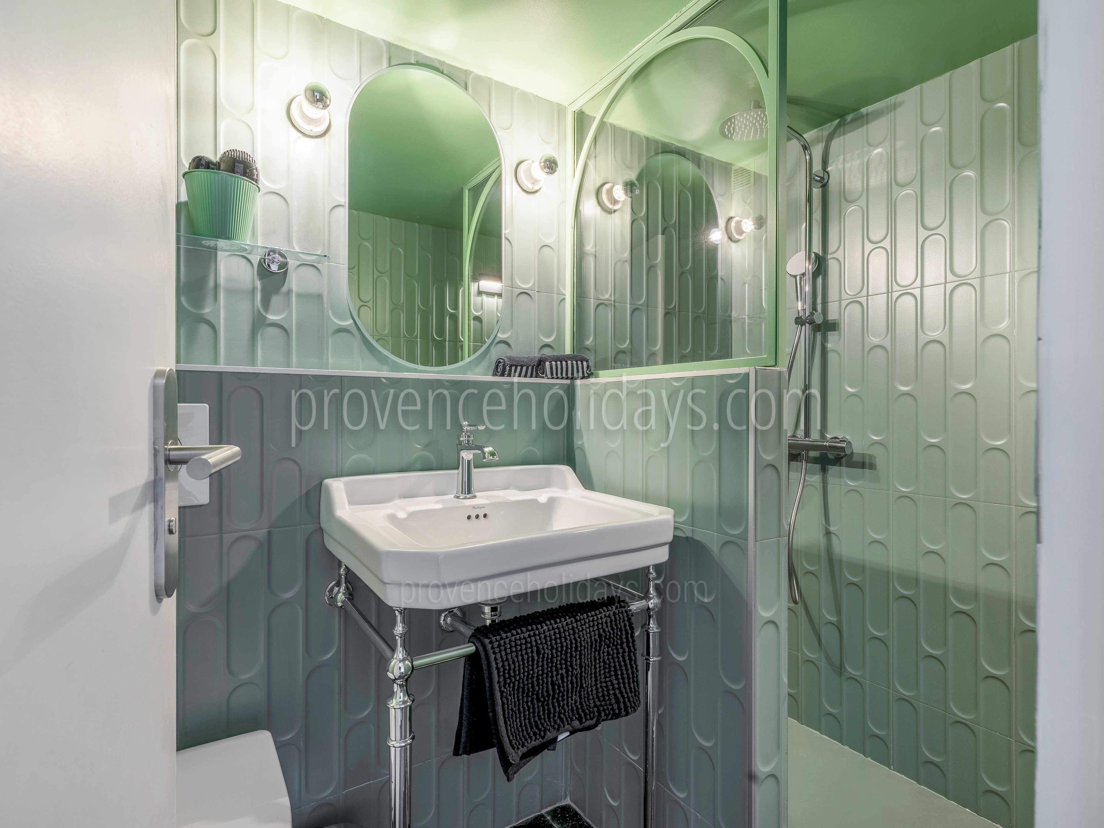 46 - Le Moulin de Gordes: Villa: Bathroom