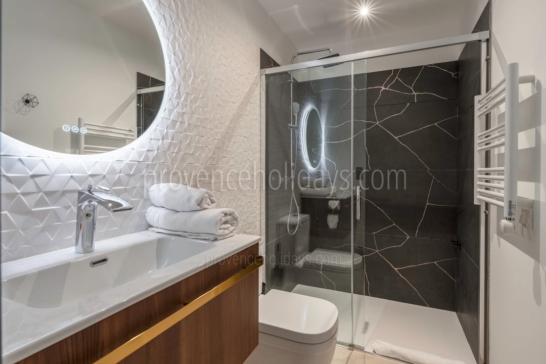 31 - Mas du Repos: Villa: Bathroom 7