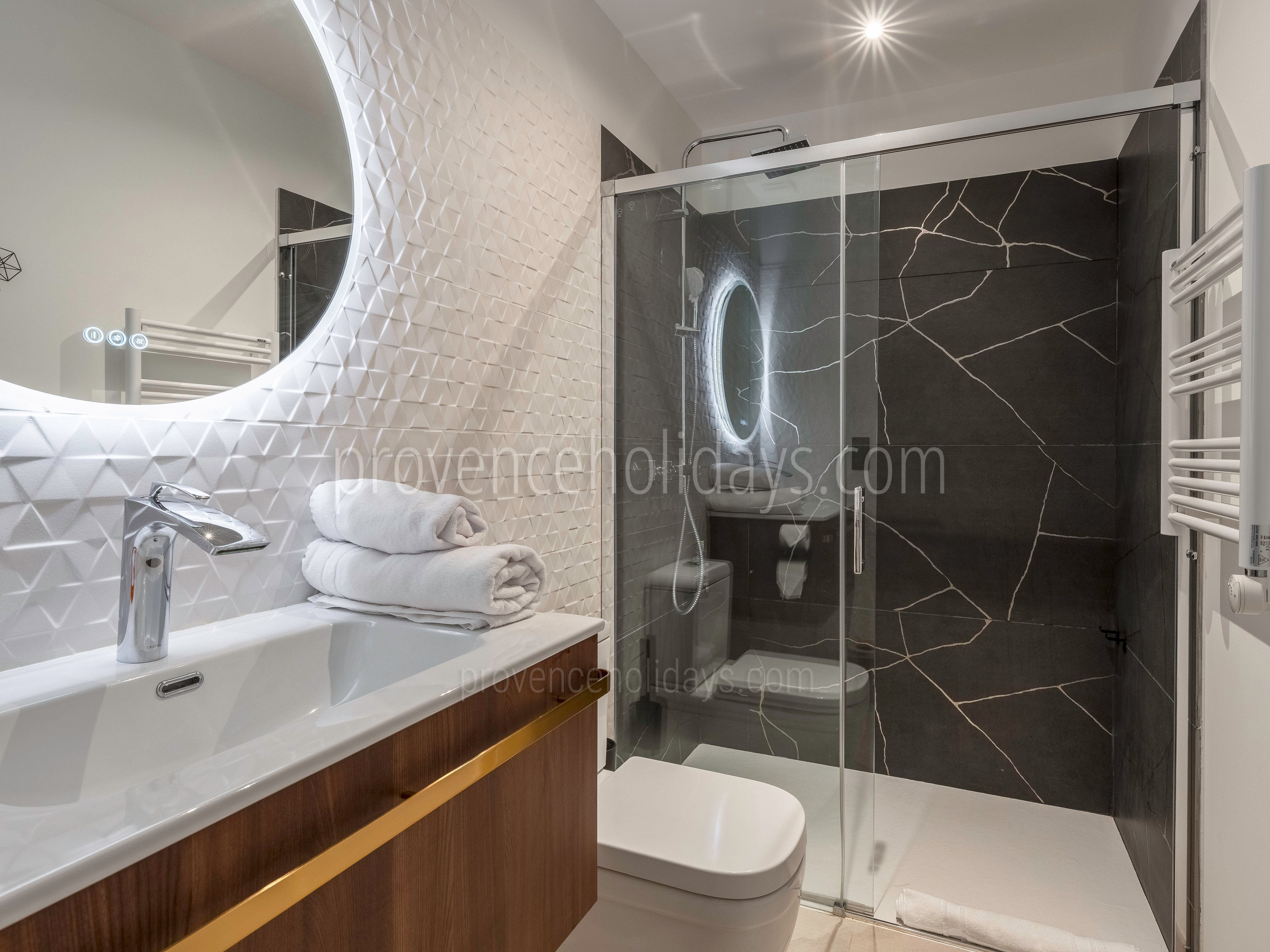 31 - Mas du Repos: Villa: Bathroom 7