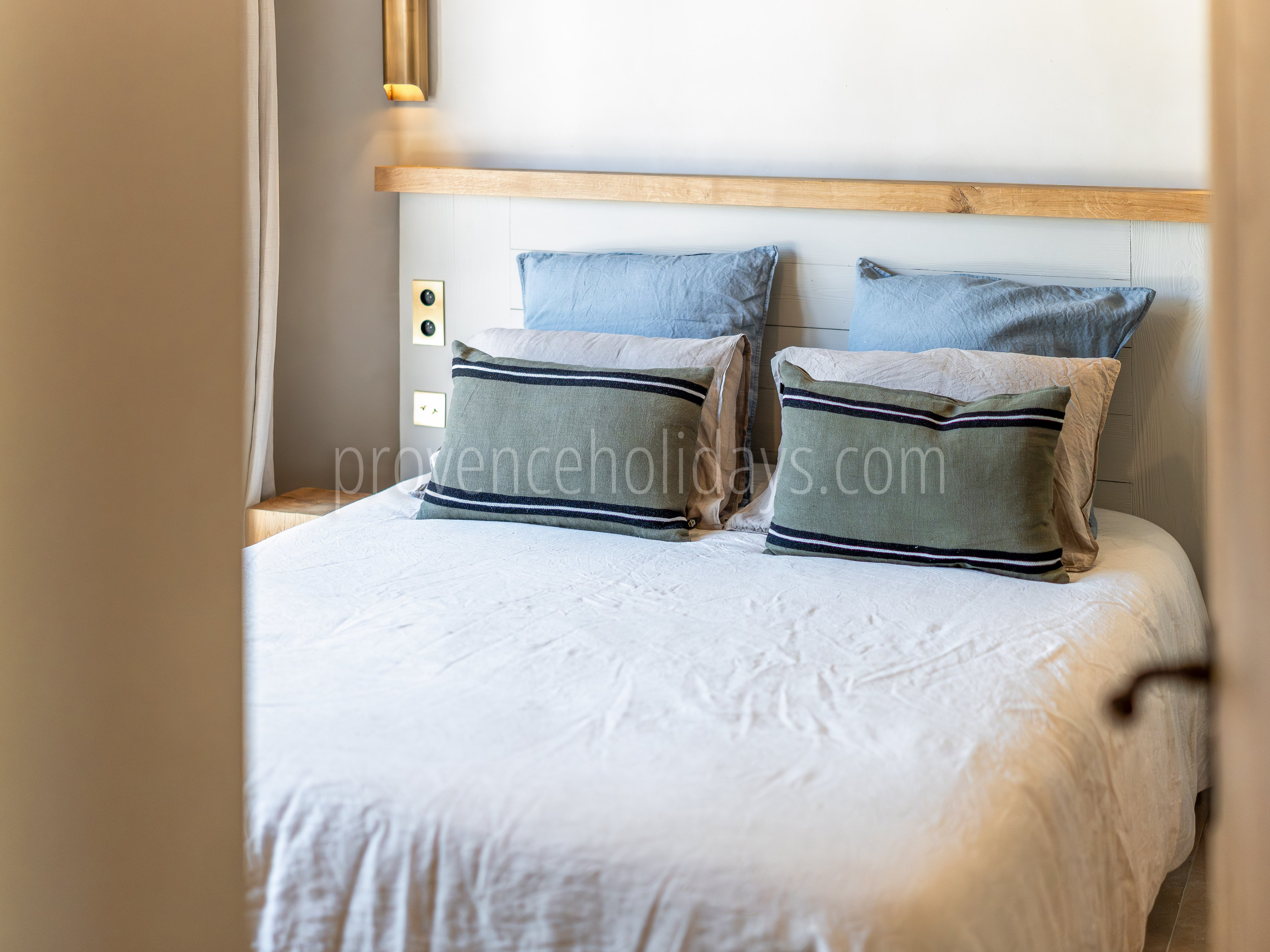 21 - Mas de la Calade: Villa: Bedroom