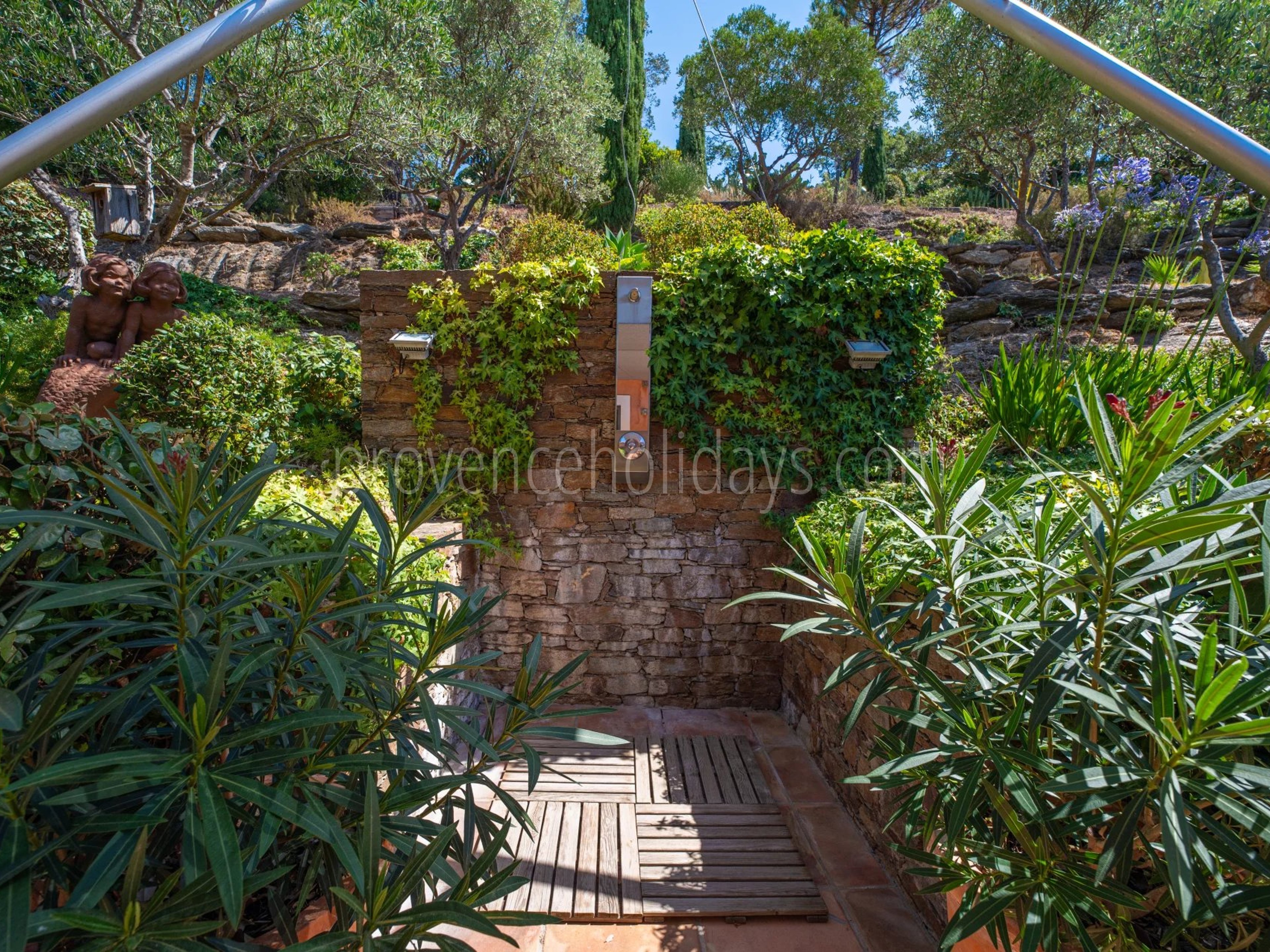 41 - Zeitgenössische Villa in Rayol-Canadel-sur-Mer: Villa: Exterior