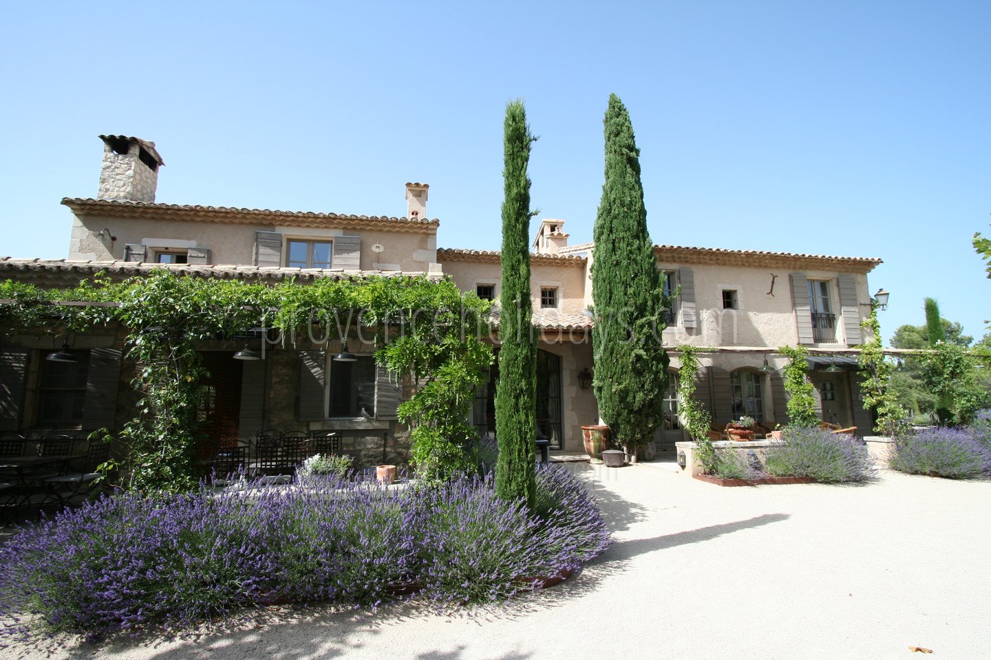 34 - Le Mas des Lavandes: Villa: Exterior