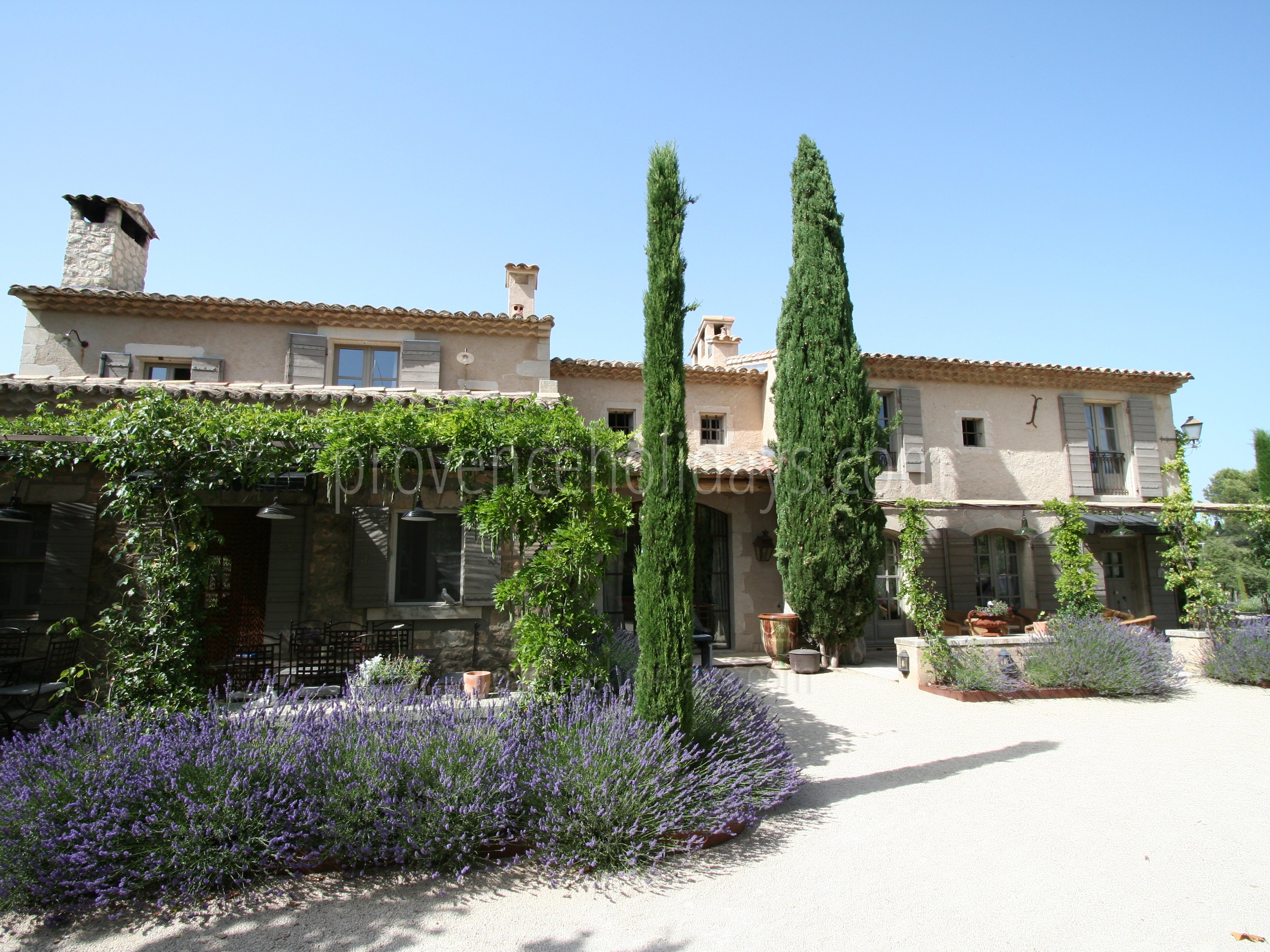 34 - Le Mas des Lavandes: Villa: Exterior
