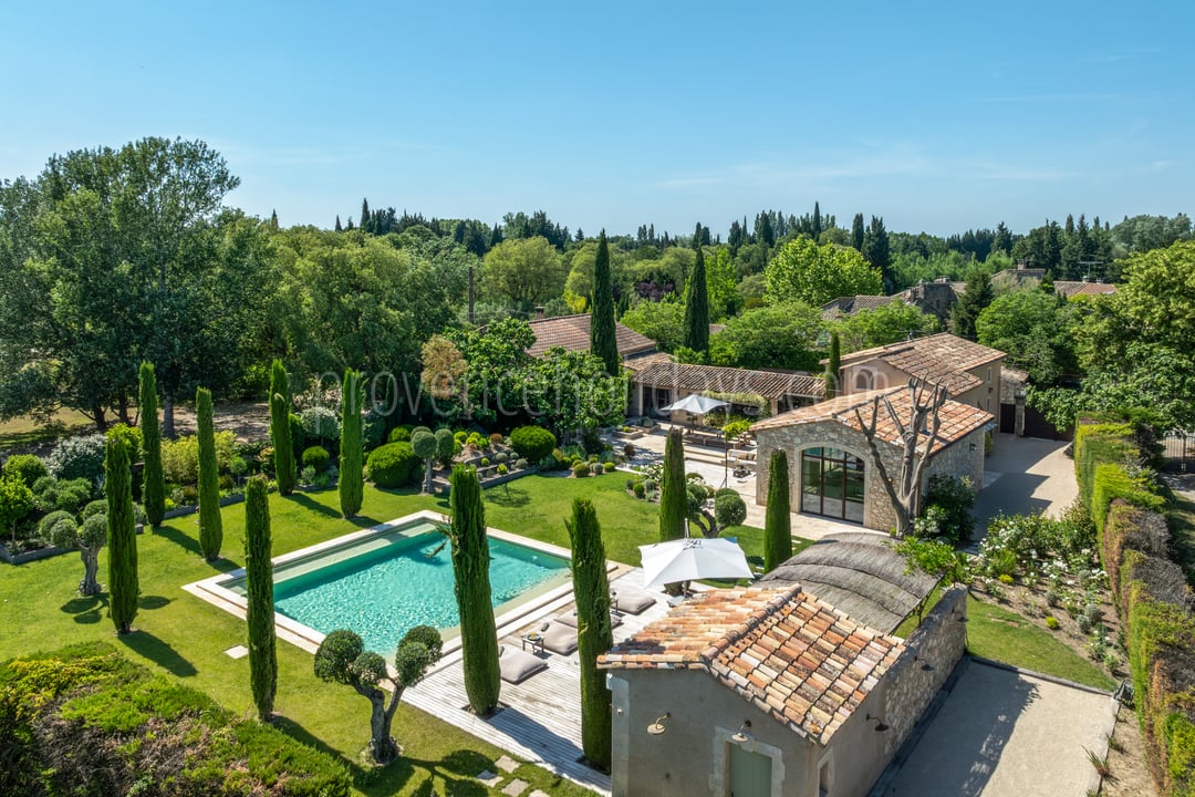 34 - Mas de la Calade: Villa: Pool