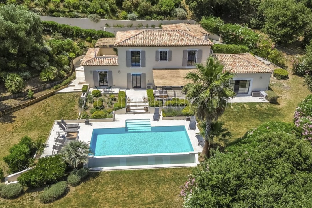 21 - Villa Belval: Villa: Exterior
