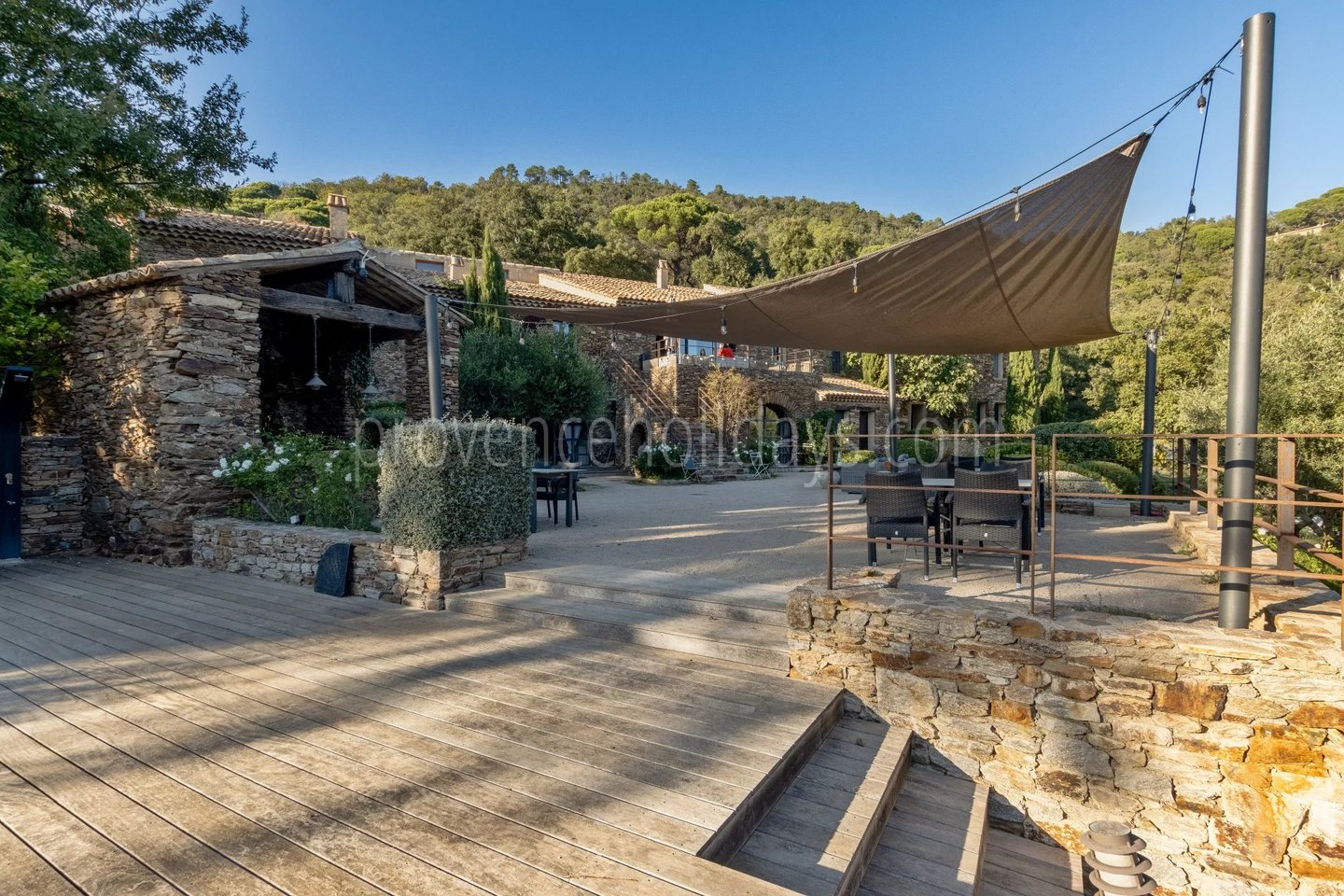20 - Domaine en pierre à La Garde-Freinet: Villa: Exterior