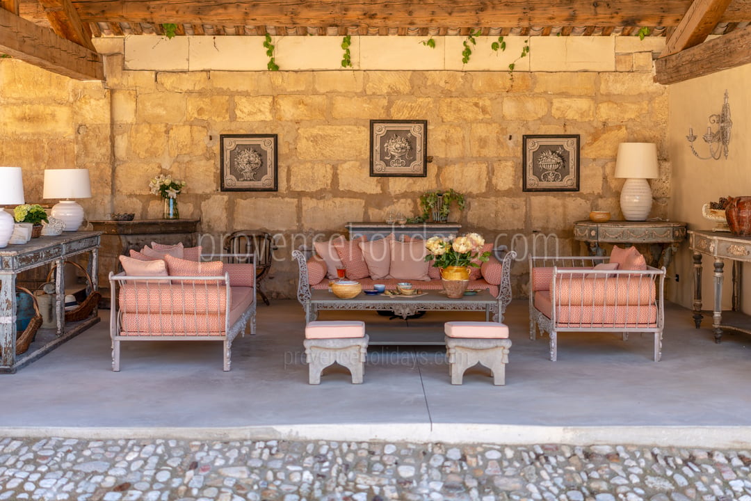 9 - La Bastide Incarnat: Villa: Exterior