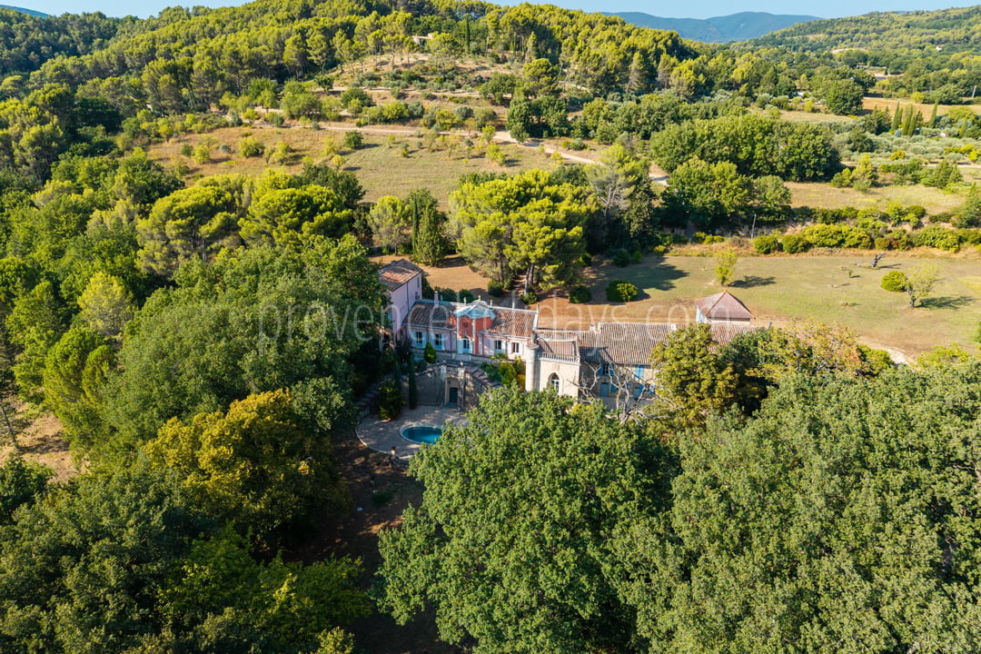 Restored historic estate in Cucuron, Luberon