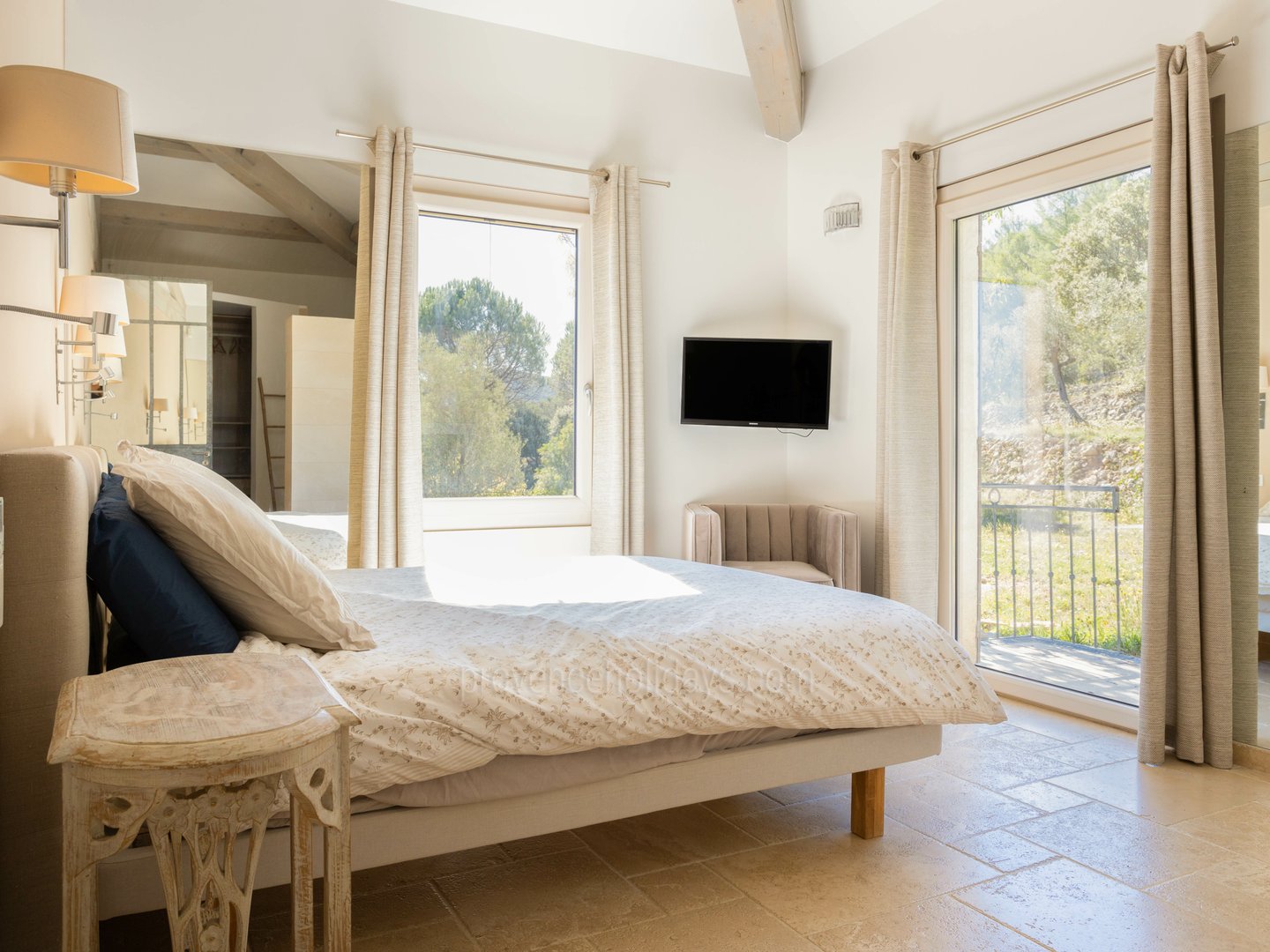 15 - Mas de la Colline: Villa: Bedroom