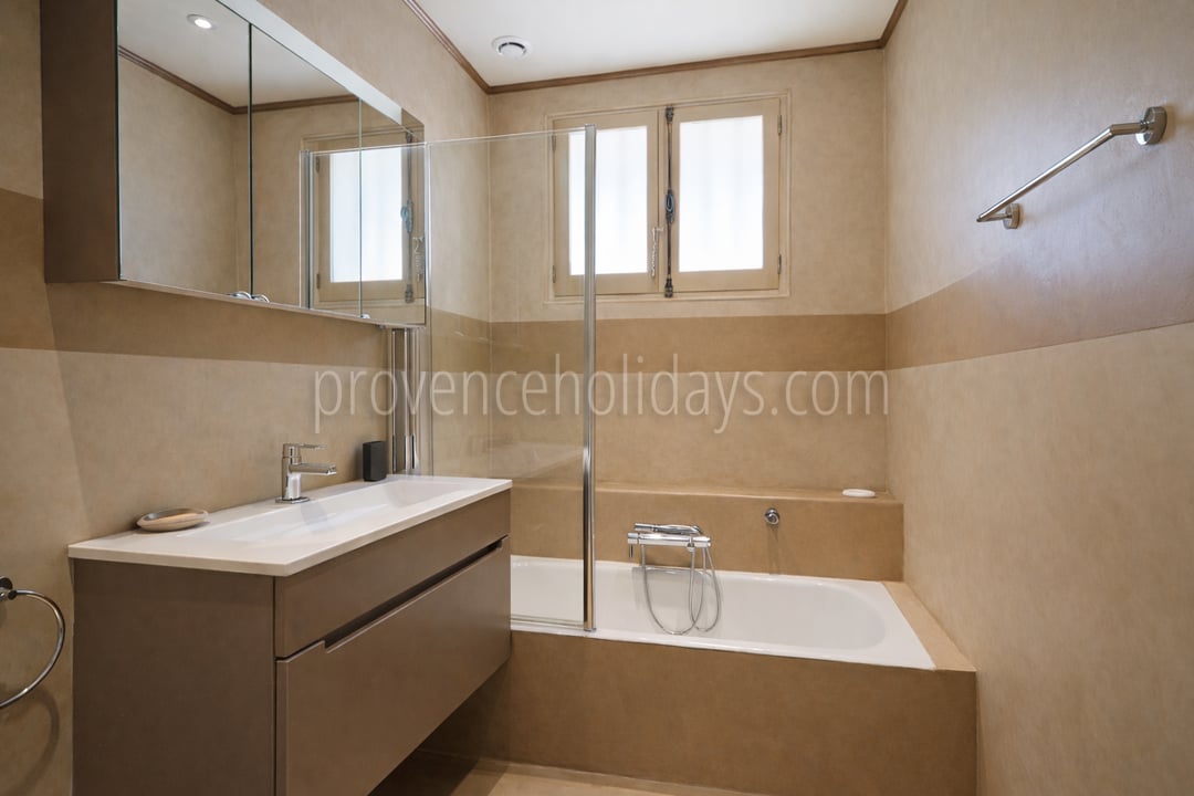 27 - Domaine de la Tour: Villa: Bathroom