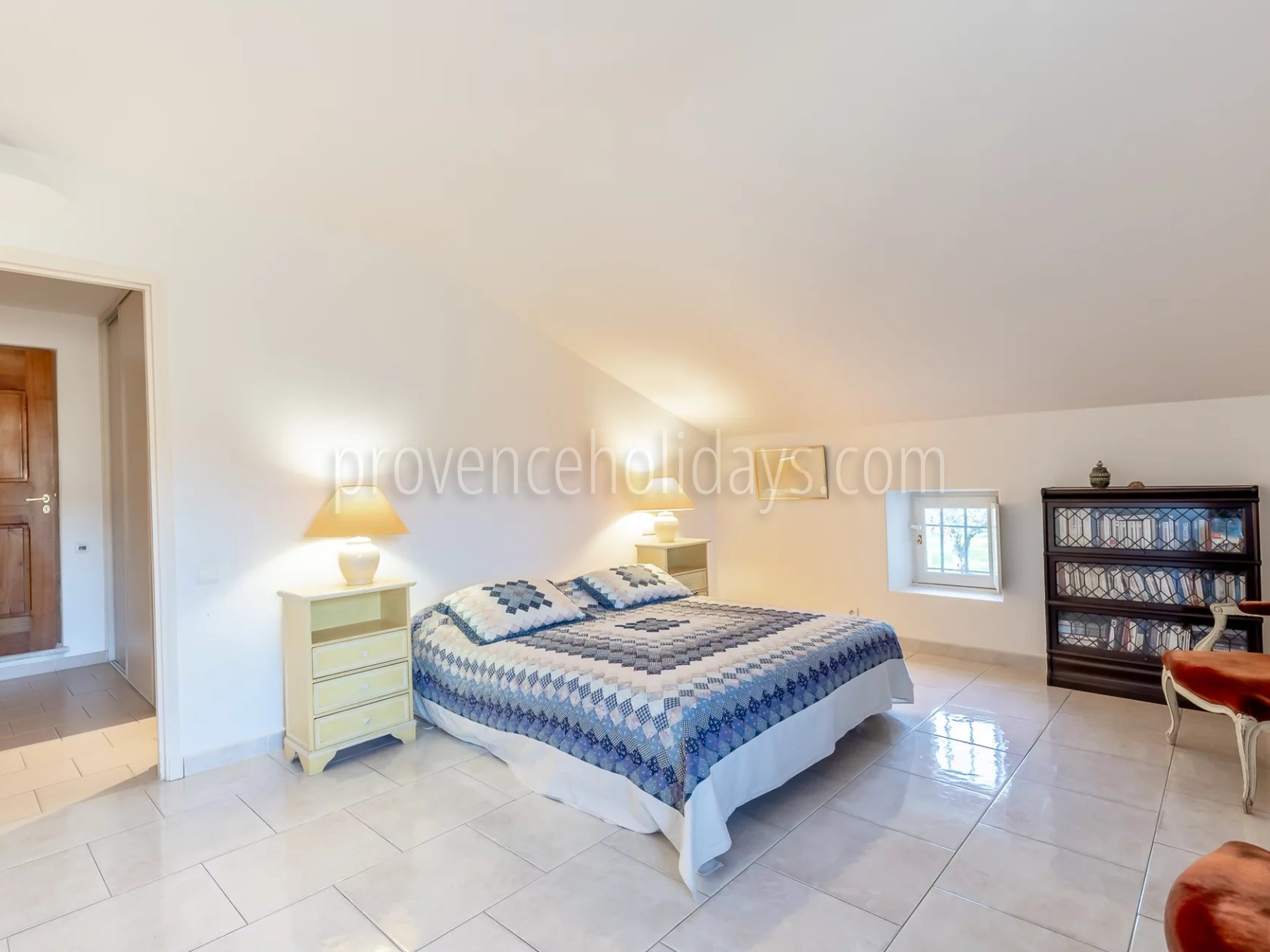 21 - Karaktervolle mas in Vaison-la-Romaine: Villa: Bedroom