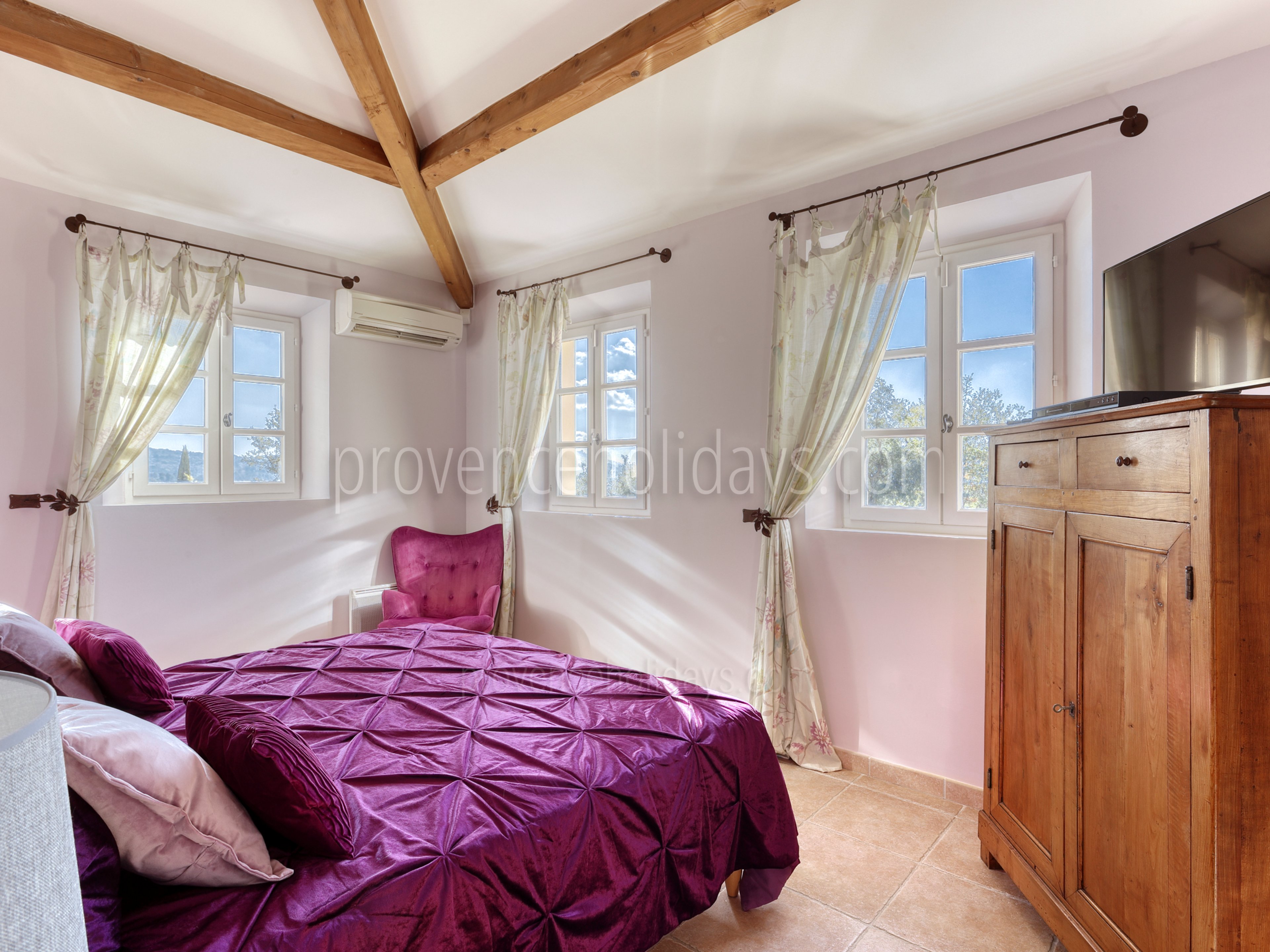 21 - Manoir de Seraphine: Villa: Bedroom