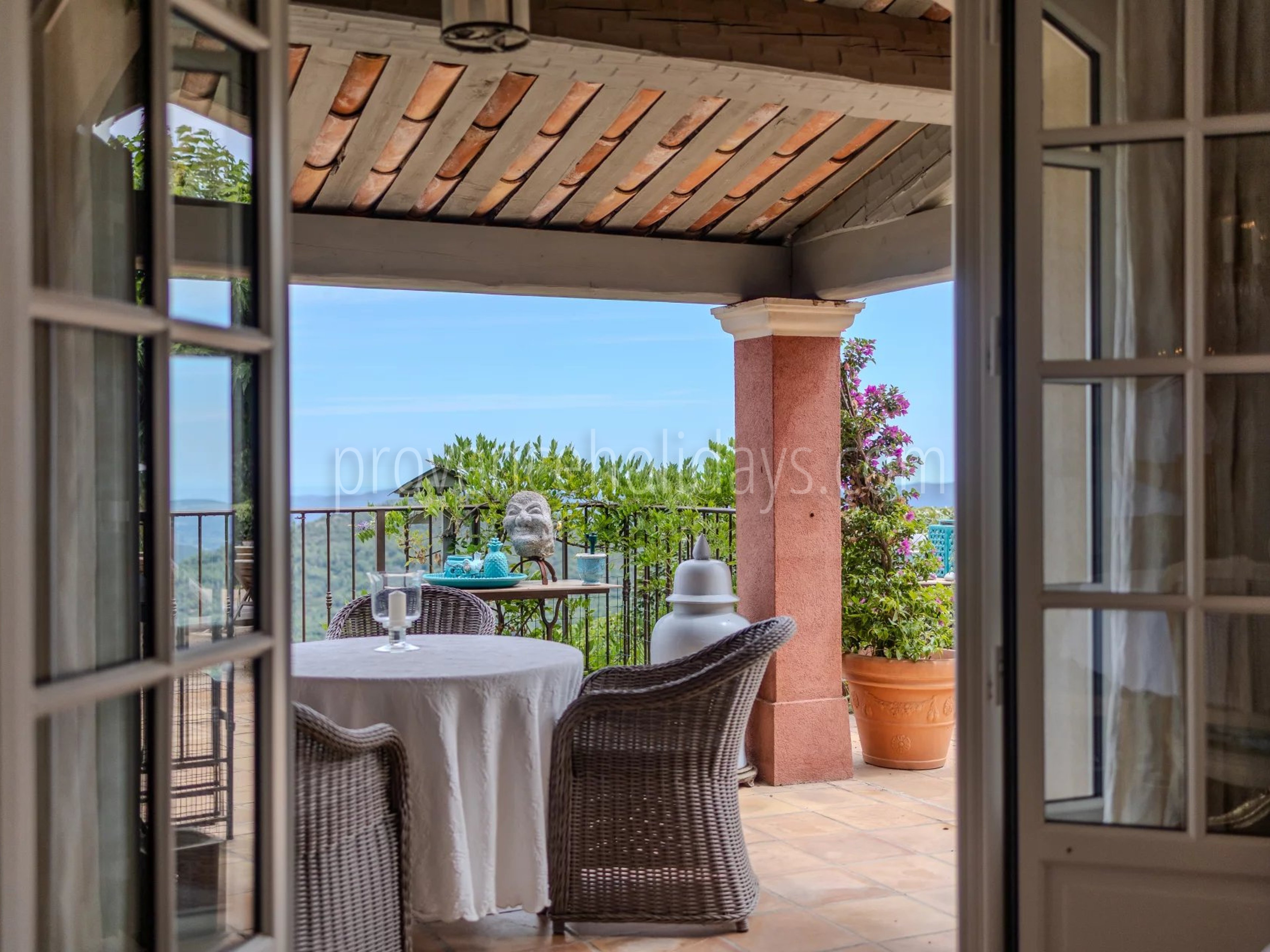 27 - Villa with sauna in La Garde-Freinet: Villa: Exterior