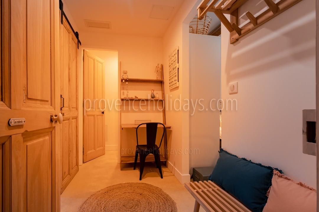 72 - Mas des Pommiers: Villa: Interior
