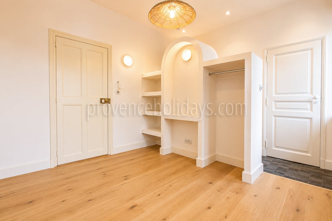 18 - Renoviertes Dorfhaus in Maussane-les-Alpilles: Villa: Bedroom